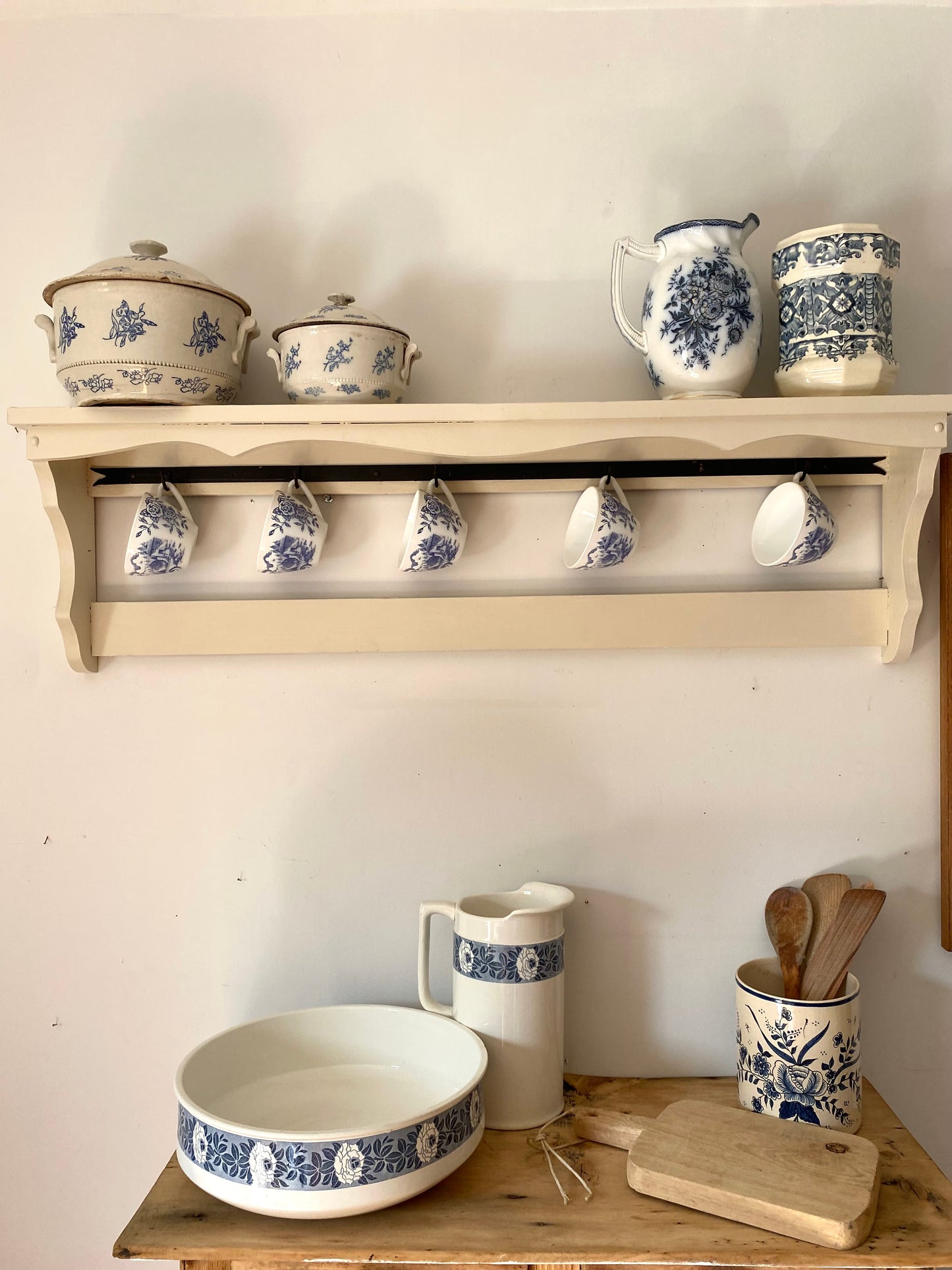 Étagère murale en bois ancien rénovée