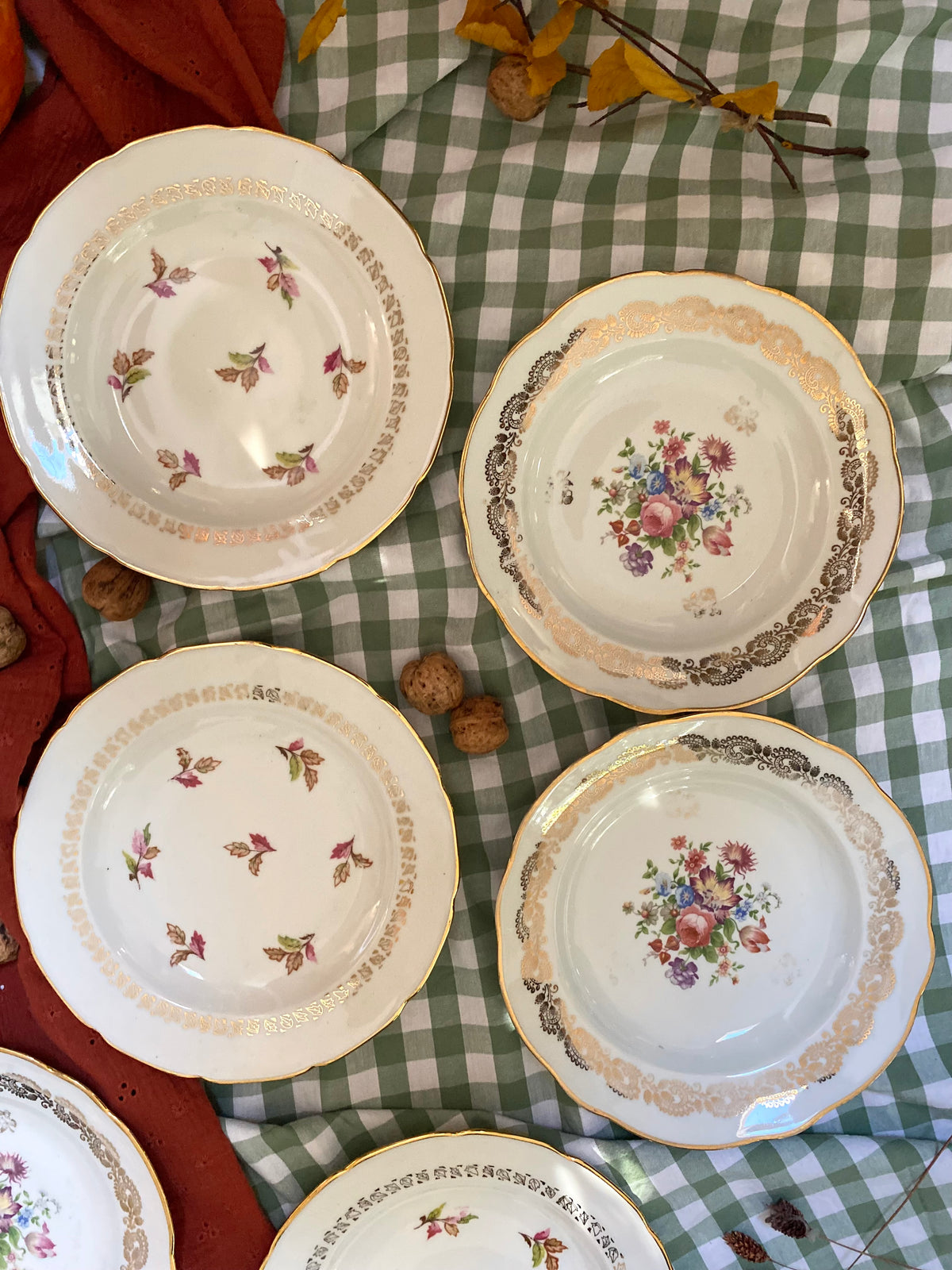 Ensemble de 8 assiettes creuses en porcelaine, années 50