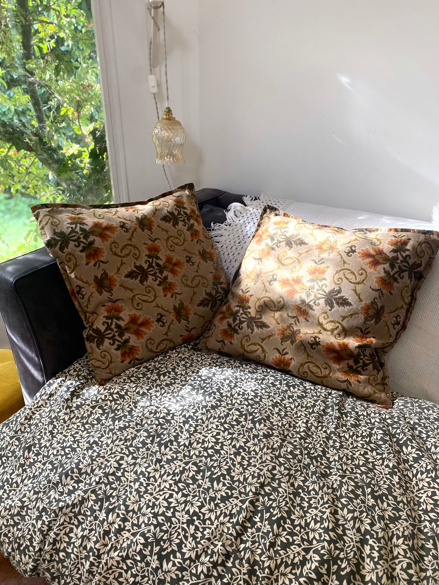 Ravissant duo de coussins en jacquard 70