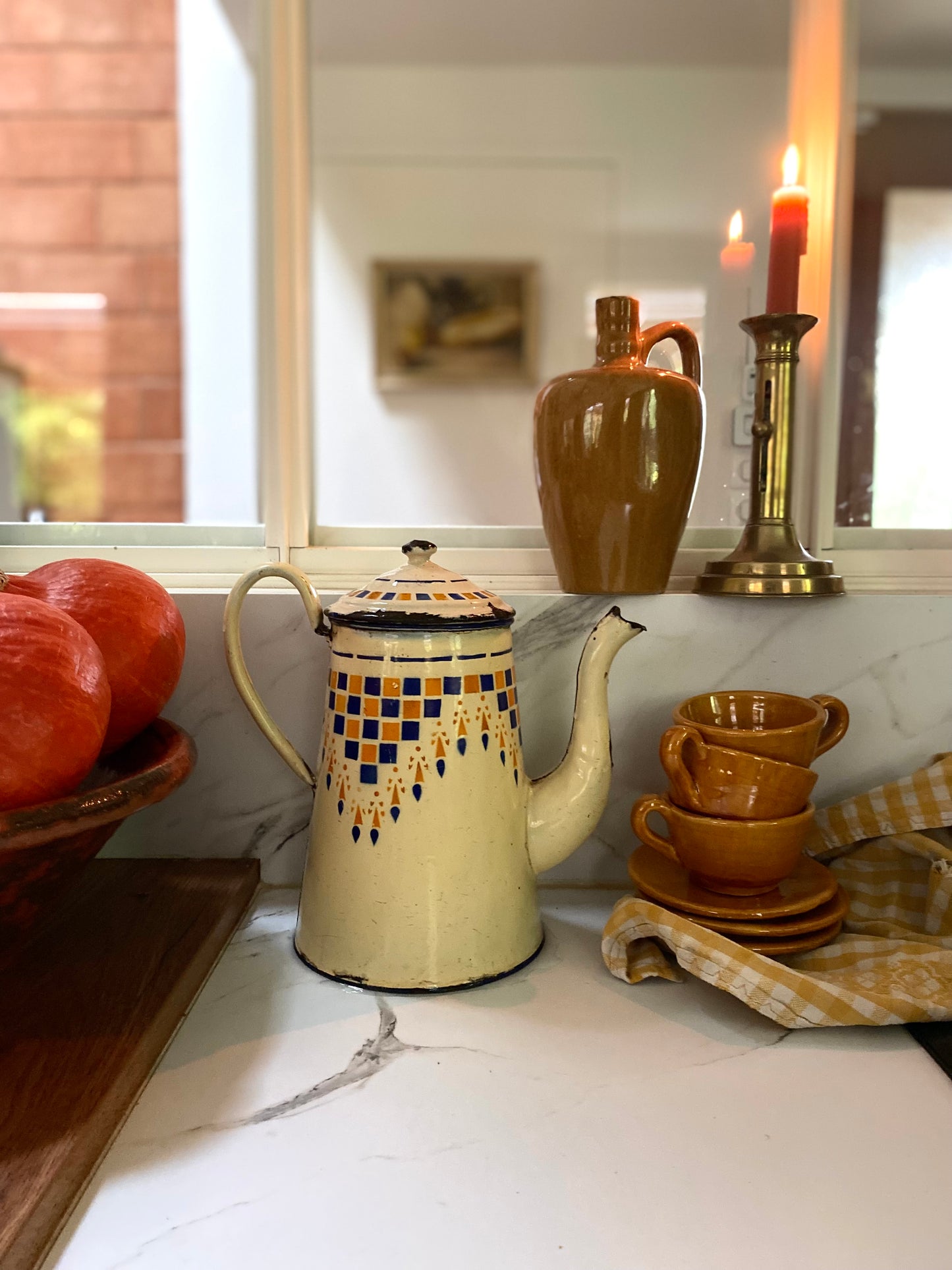 Cafetière 1930 en tôle émaillée