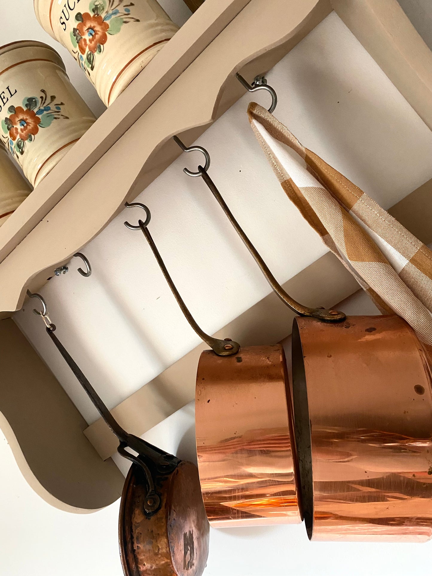 Duo de Casseroles en cuivre milieu du XXe siècle de fabrication française par Métaux Ouvrés Vesoul