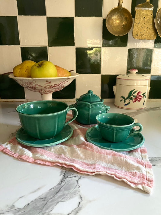 Duo de tasses et leur sucrier