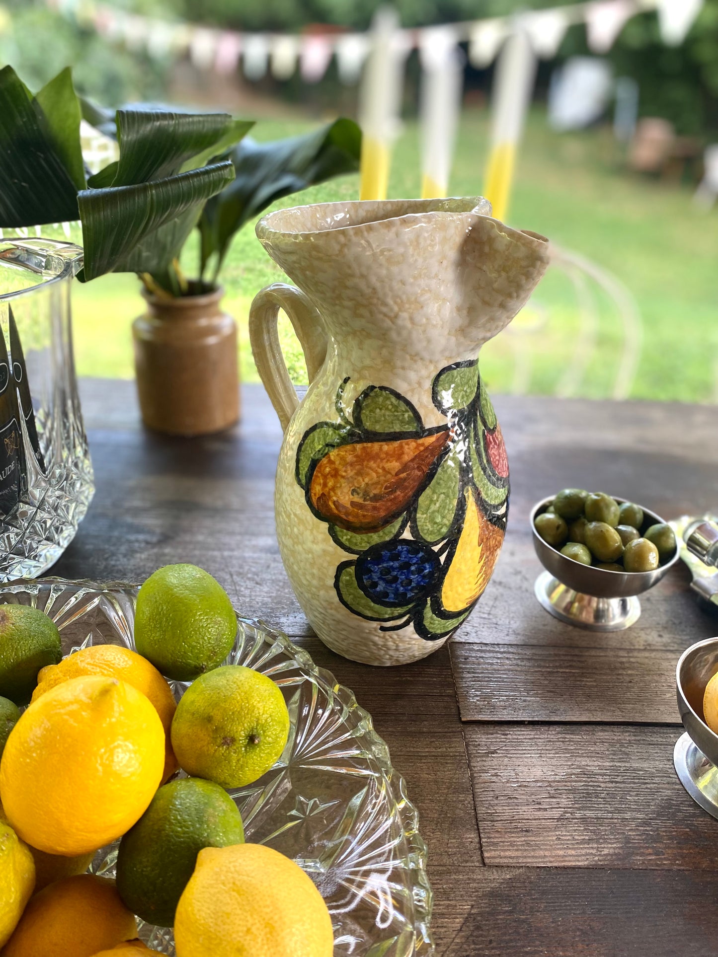 Pichet en céramique ancienne