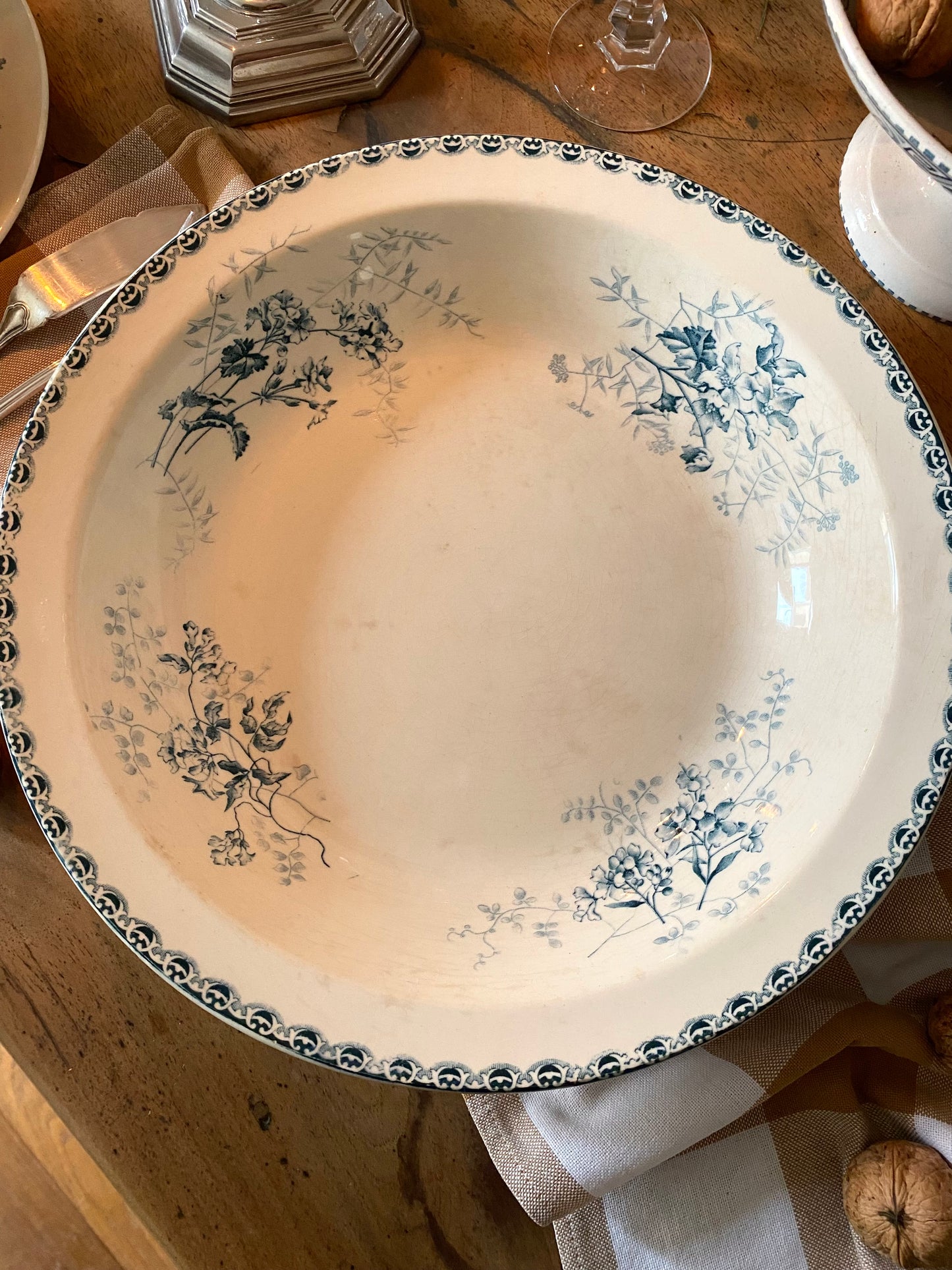 Plat creux en faïence Terre de fer