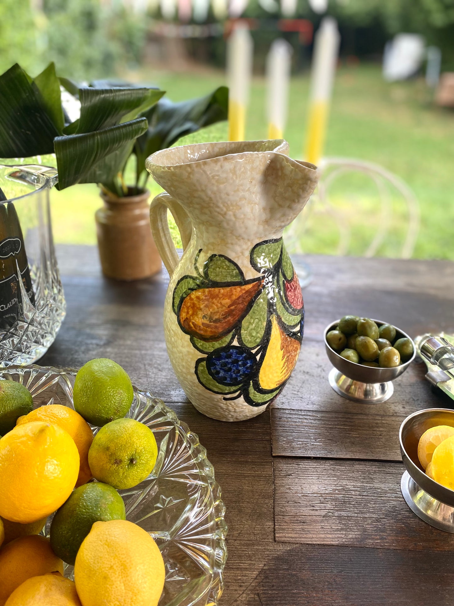 Pichet en céramique ancienne