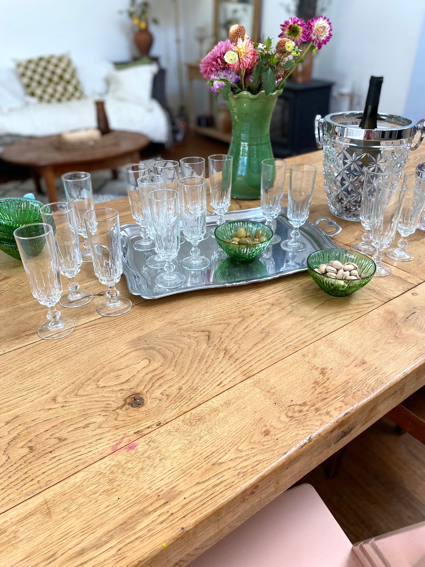 Service de 16 flûtes en verre ancien