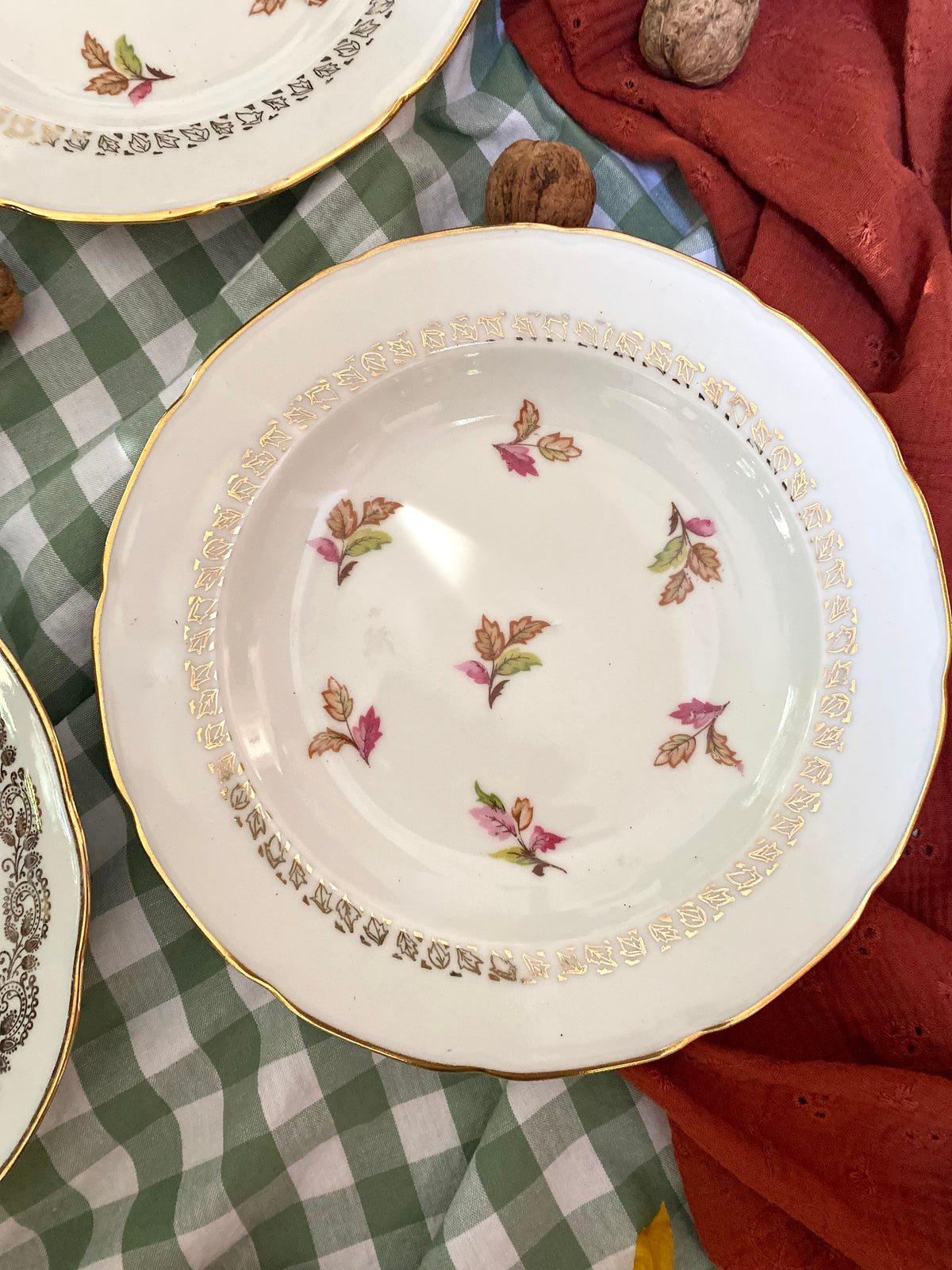 Ensemble de 8 assiettes creuses en porcelaine, années 50