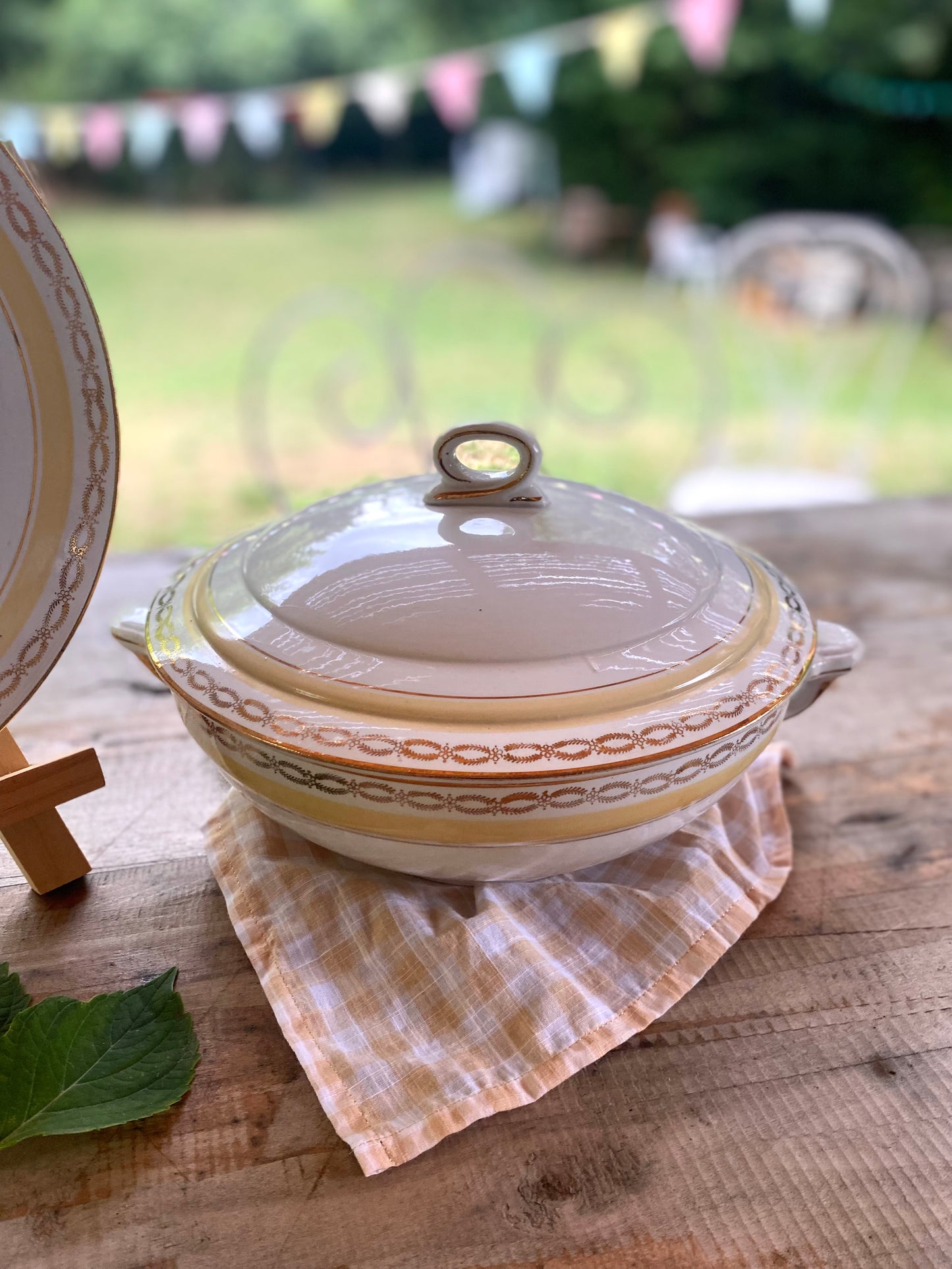 Soupiere en faïence ancienne