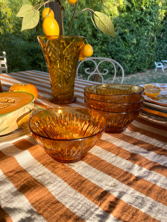 Lot de 4 bols en verre pressé ambré — vintage années 1970