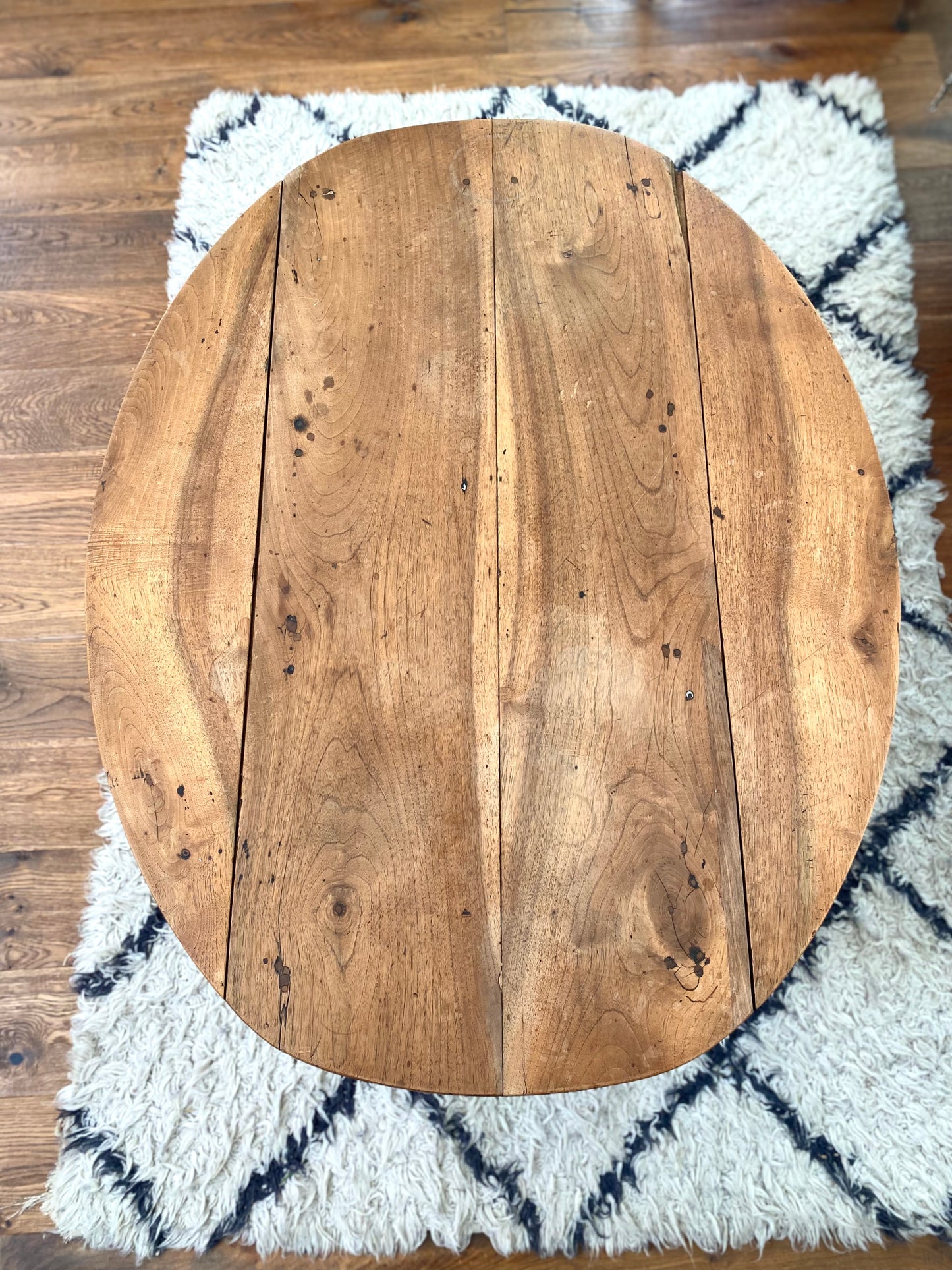 Table basse ancienne en noyer de 1900