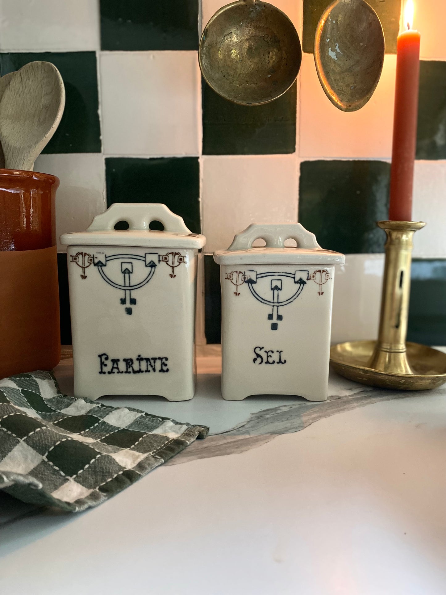 Duo de pots à épices 1920