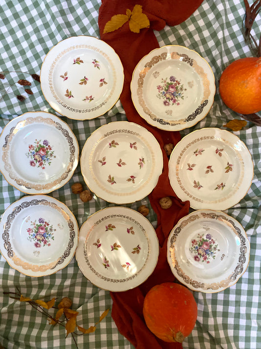 Ensemble de 8 assiettes creuses en porcelaine, années 50