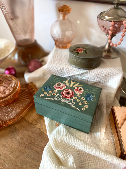 Boîte à bijoux en bois peint – Art Populaire Européen –  1950