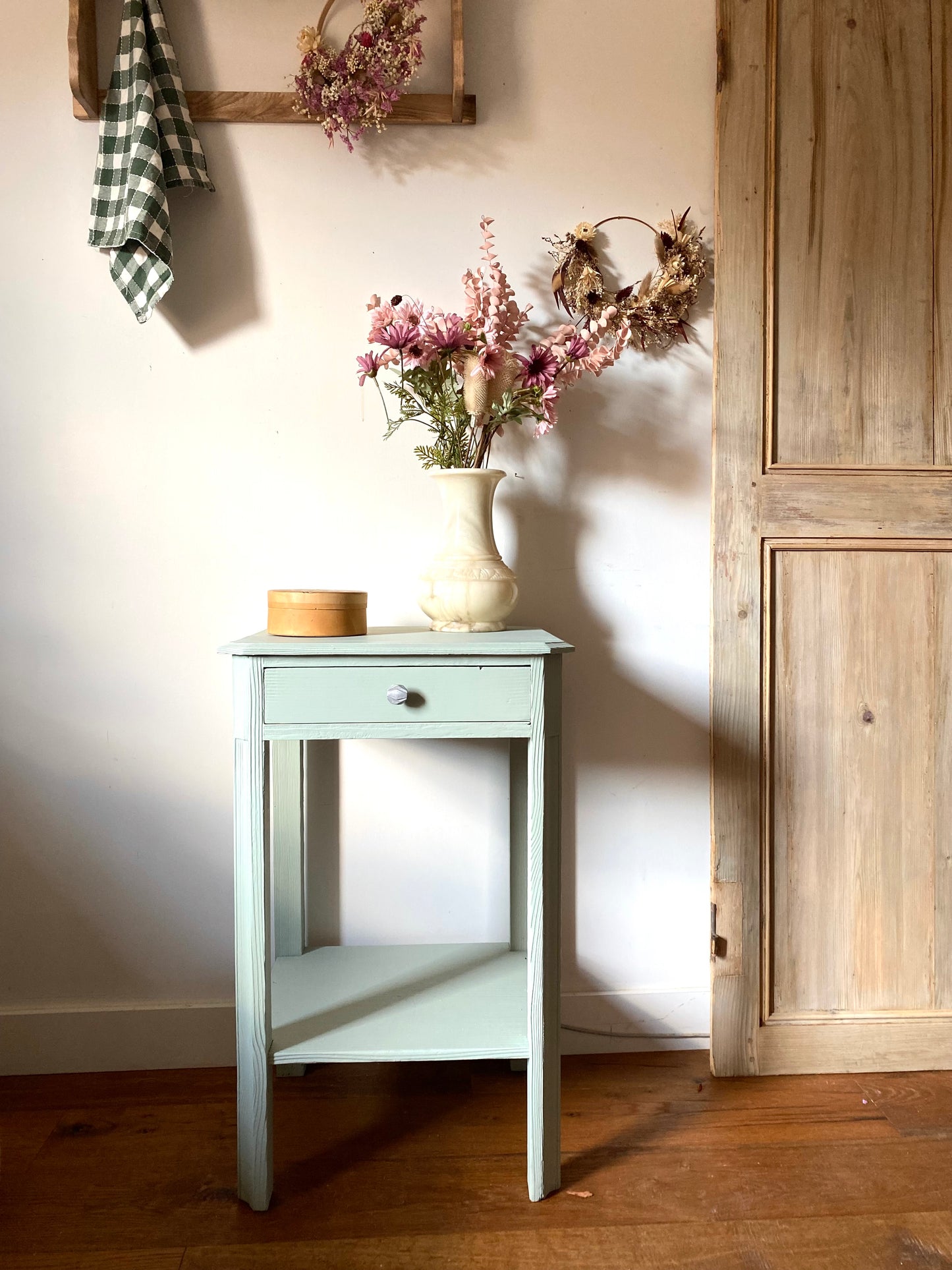 Table d'appoint en bois ancien rénové