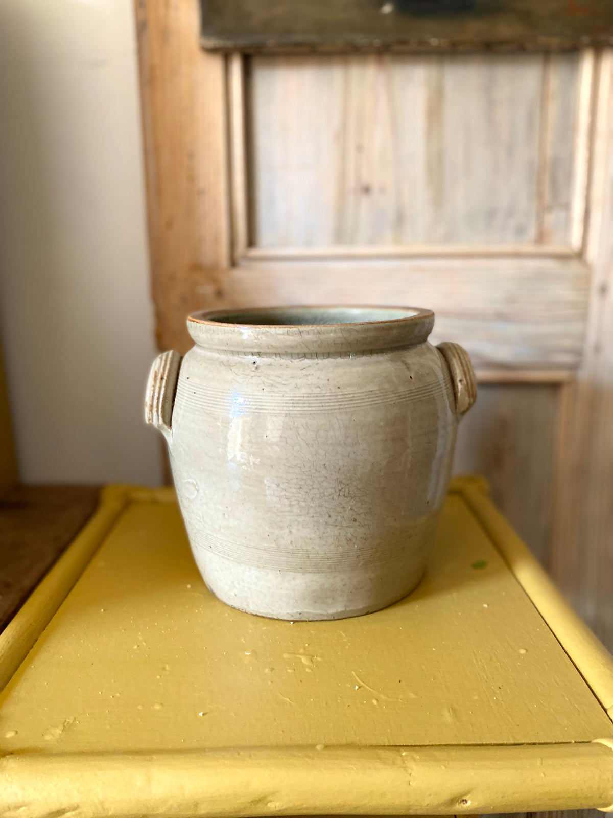 Pot à graisse en grès vernissé gris, deux anses cannelées