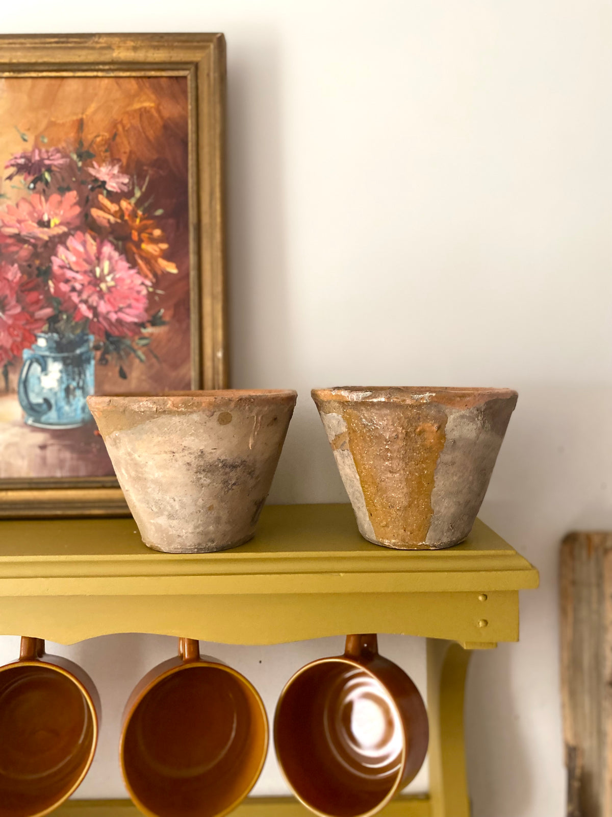 Lot de 5 pots de résinier anciens en terre vernissée