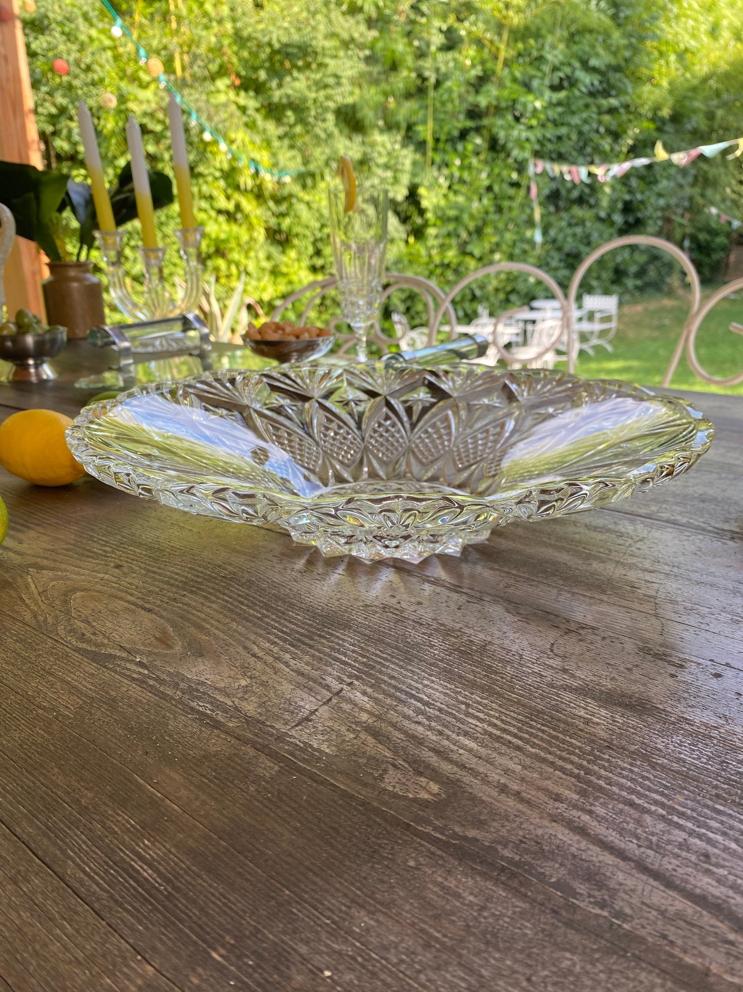 Coupe de présentation en verre taillé