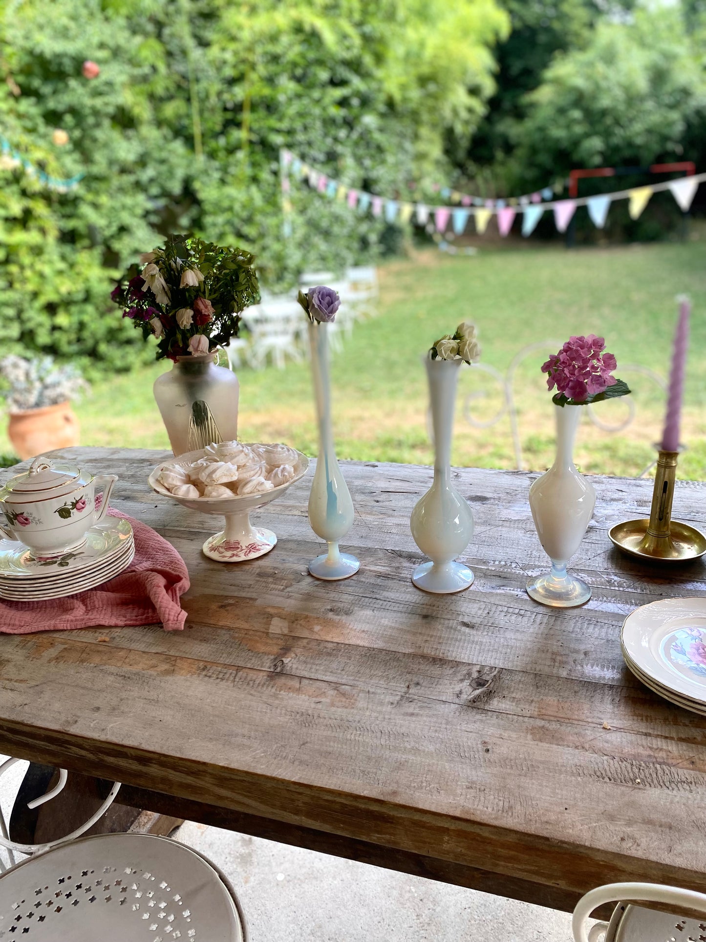 Soliflore en opaline ancienne