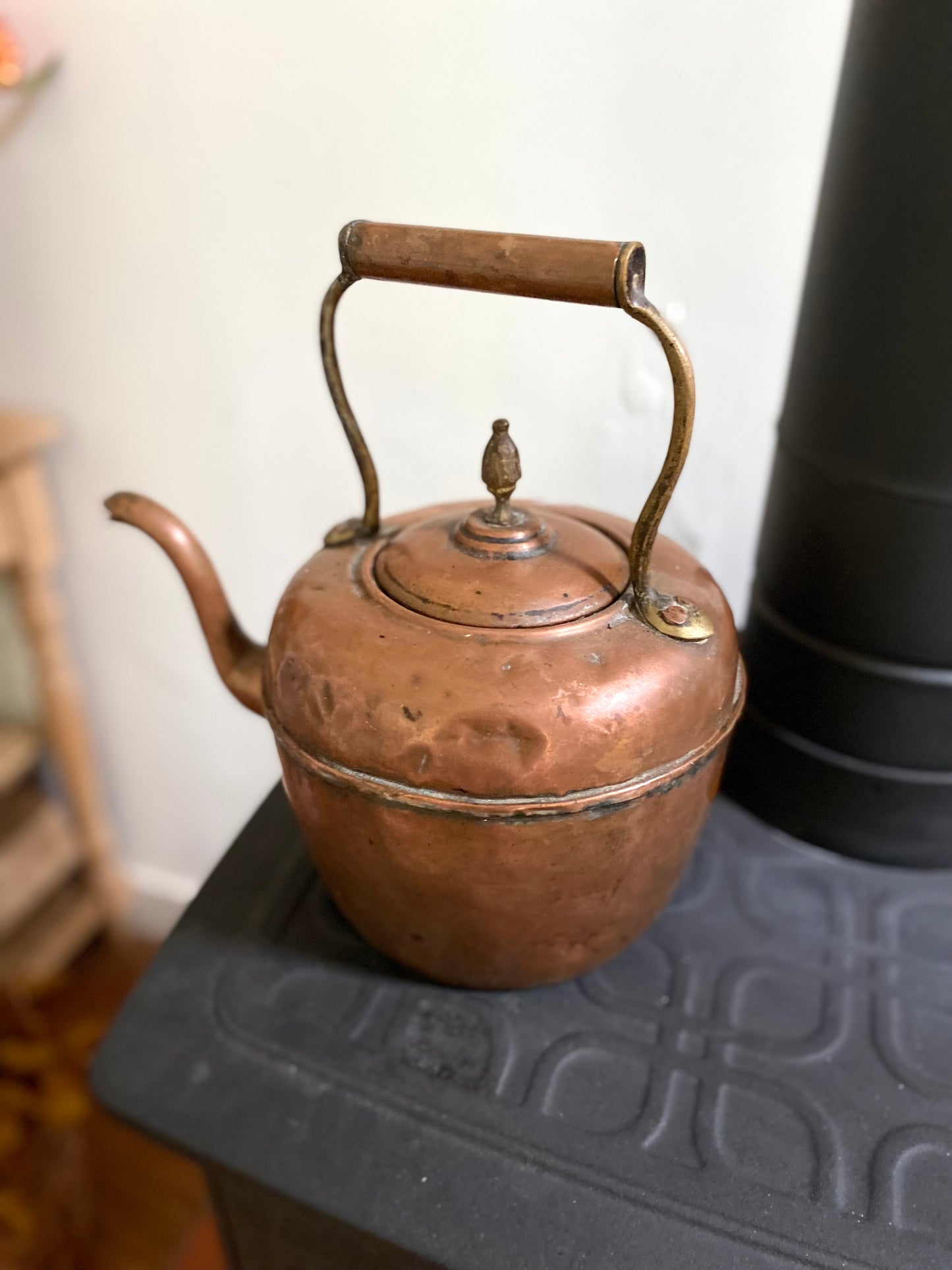 Bouilloire début du XXe siècle en cuivre martelé