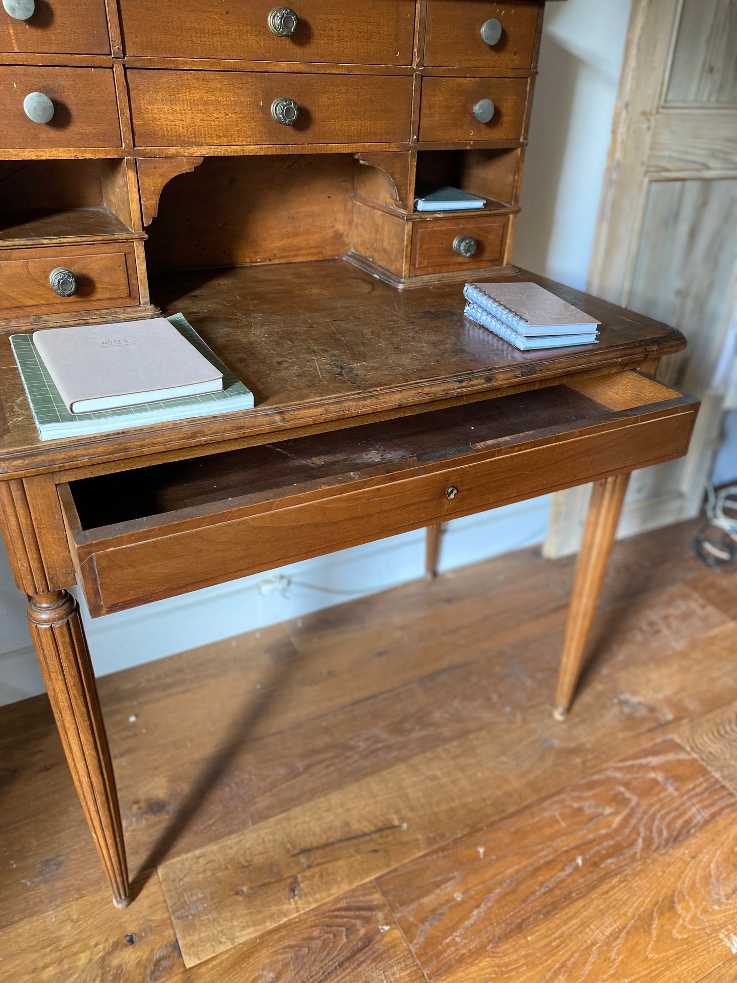Bureau secrétaire en bois massif ancien