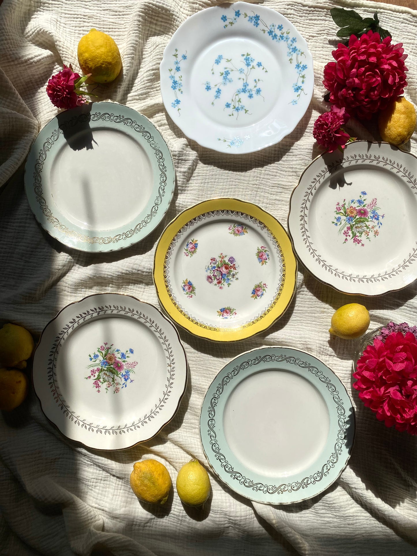 Assiettes anciennes dépareillées