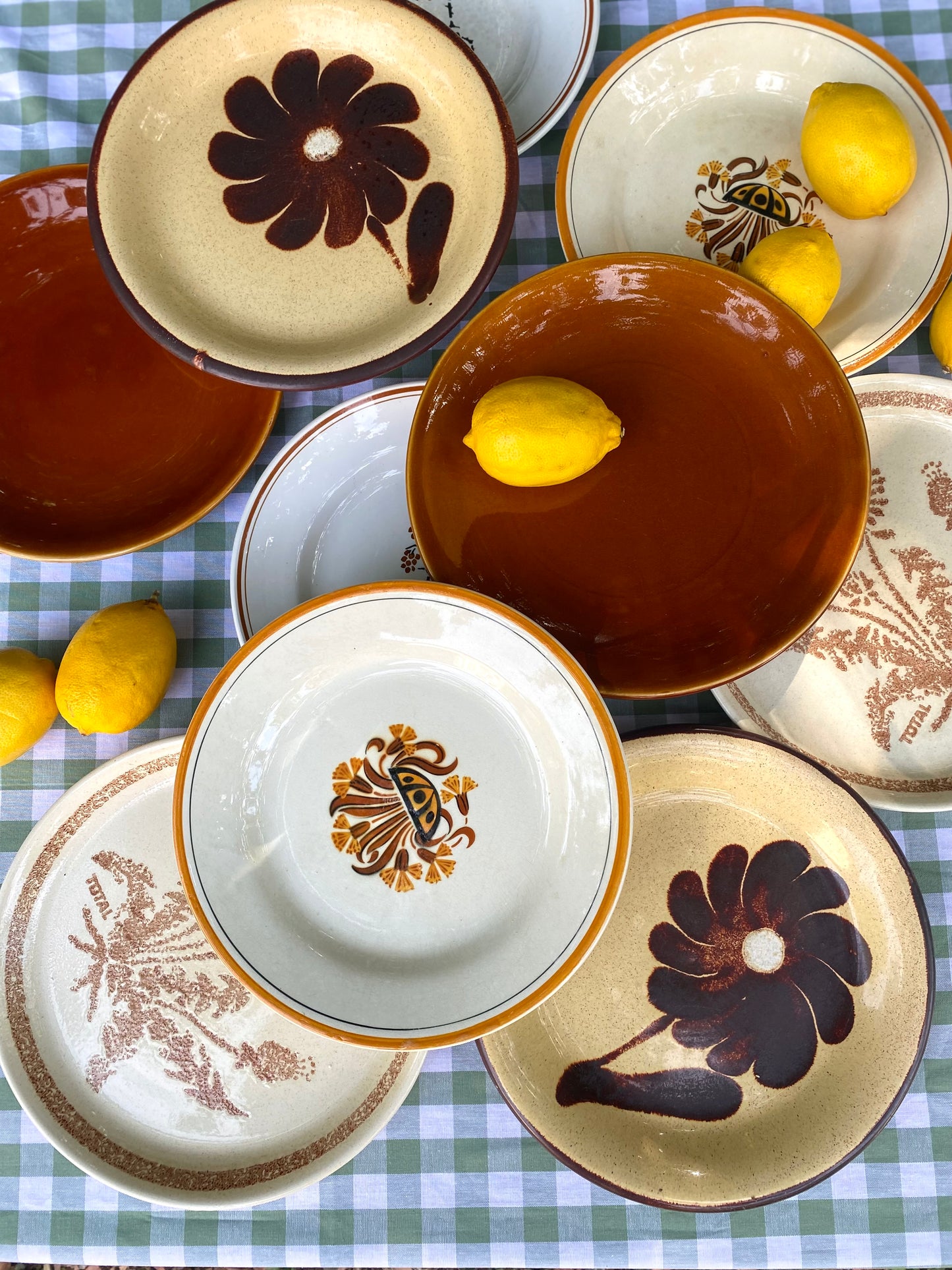 Assiettes anciennes dépareillées