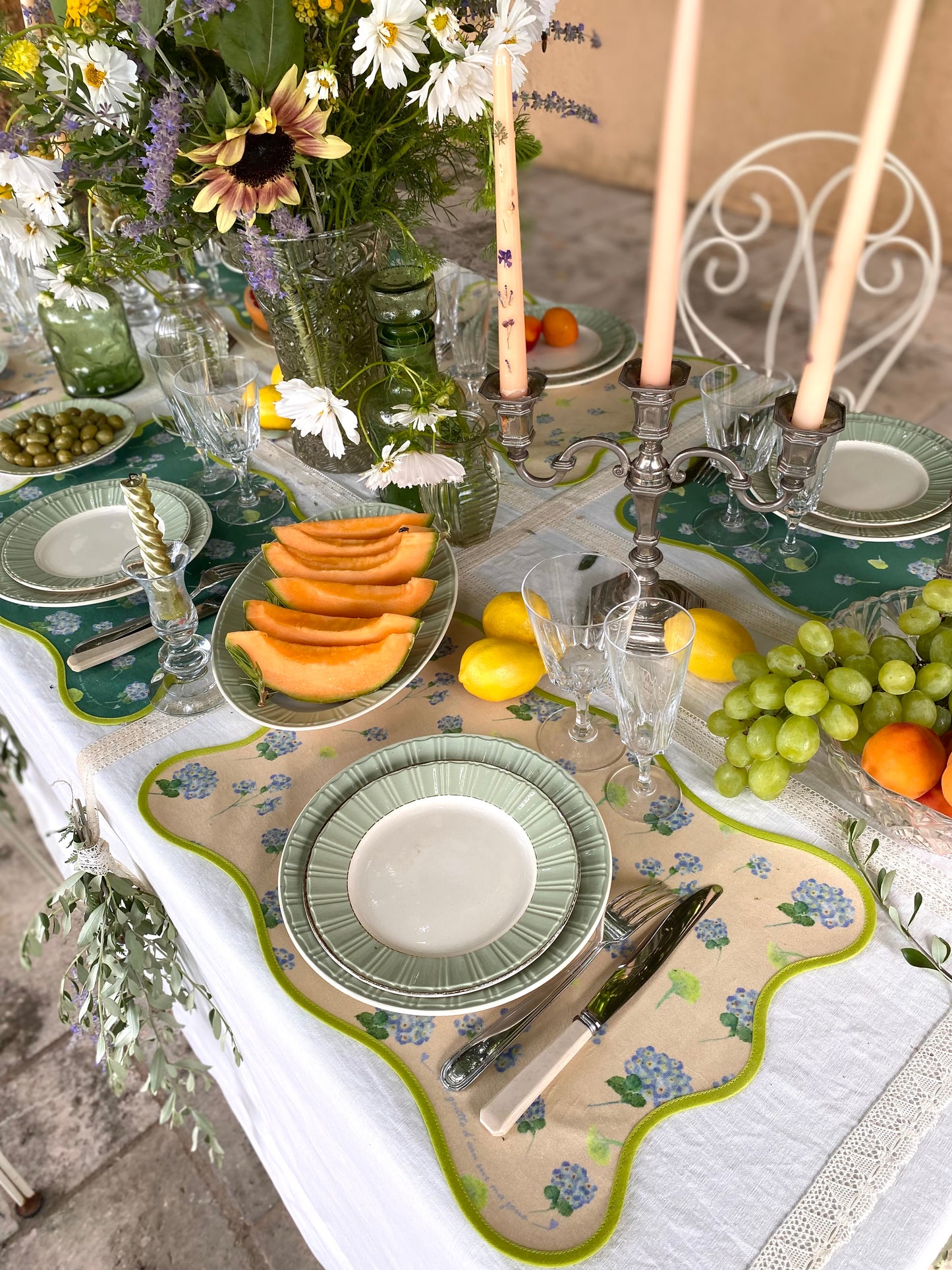 Plat ovale à bordure godronnée, Villeroy & Boch, années 50