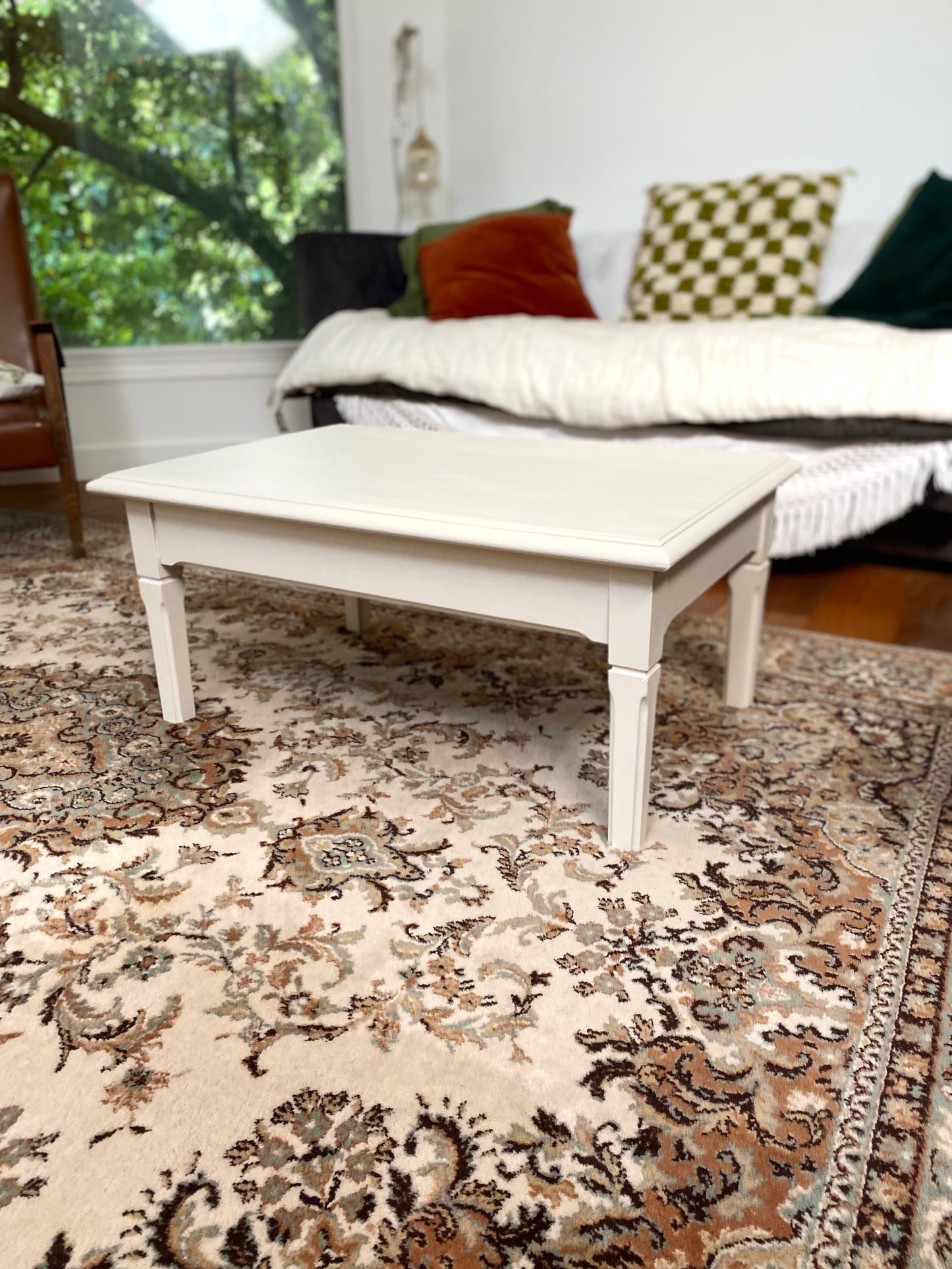 Table basse en bois ancien repeinte