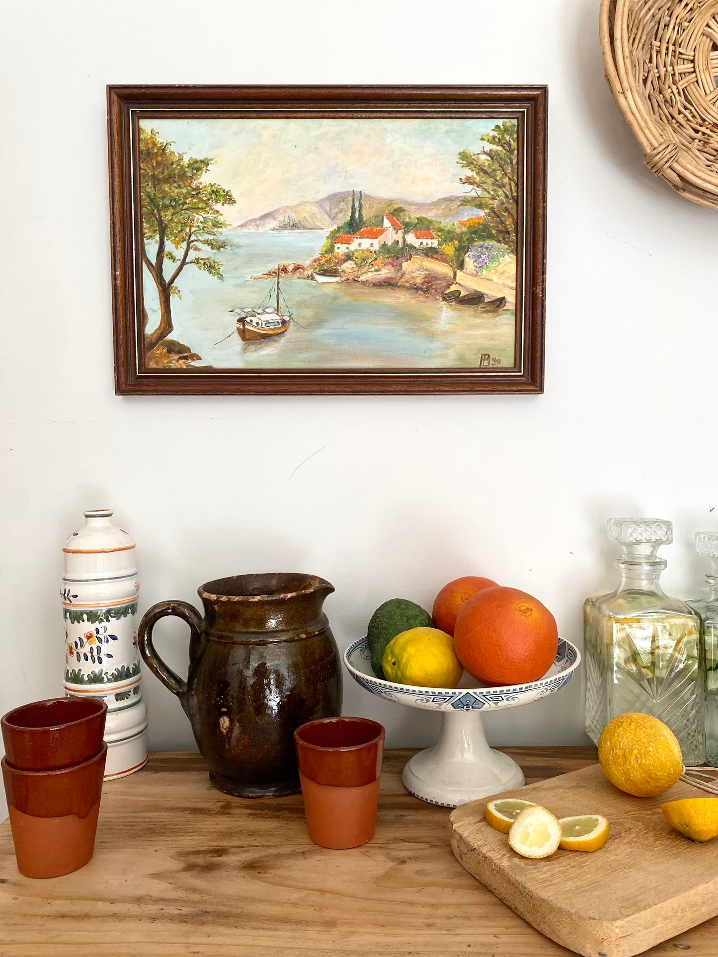 Bouteille décorative en céramique ancienne