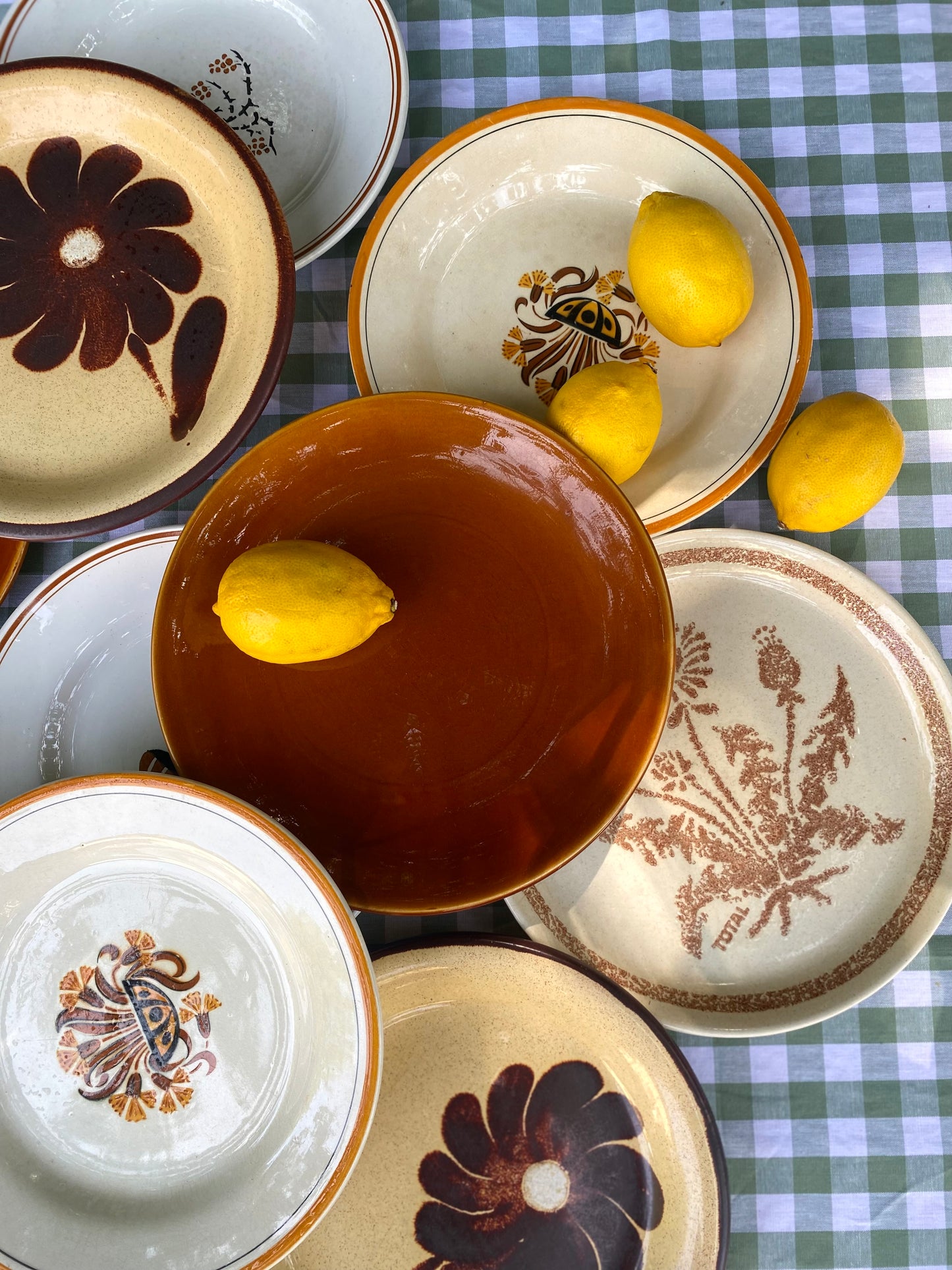 Assiettes anciennes dépareillées