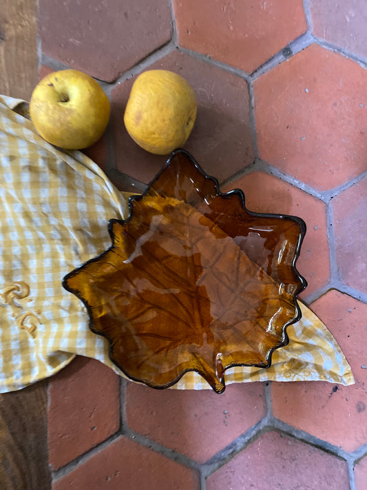 Plat feuille en verre ambré