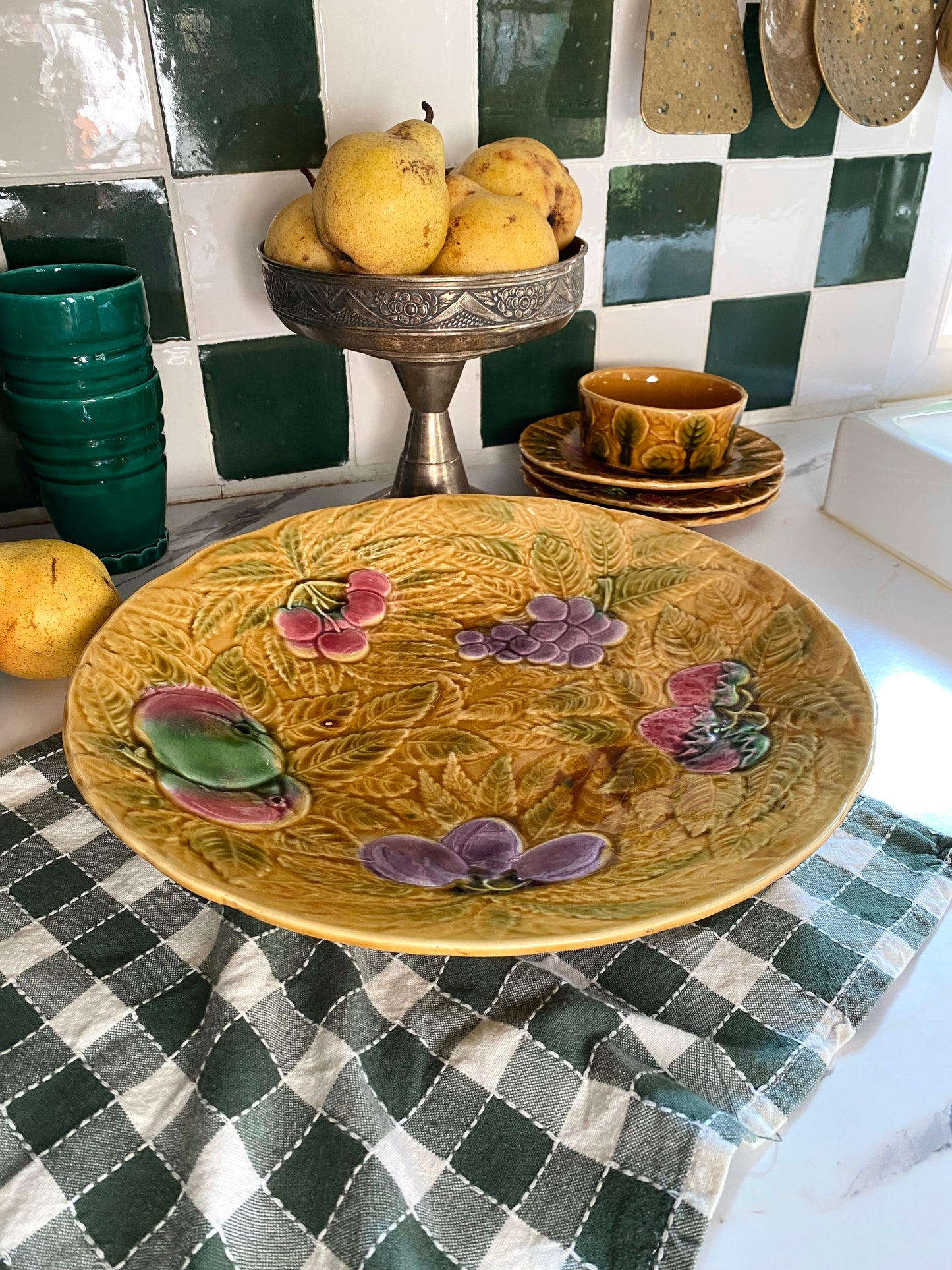 Plat de présentation en barbotine Sarreguemines