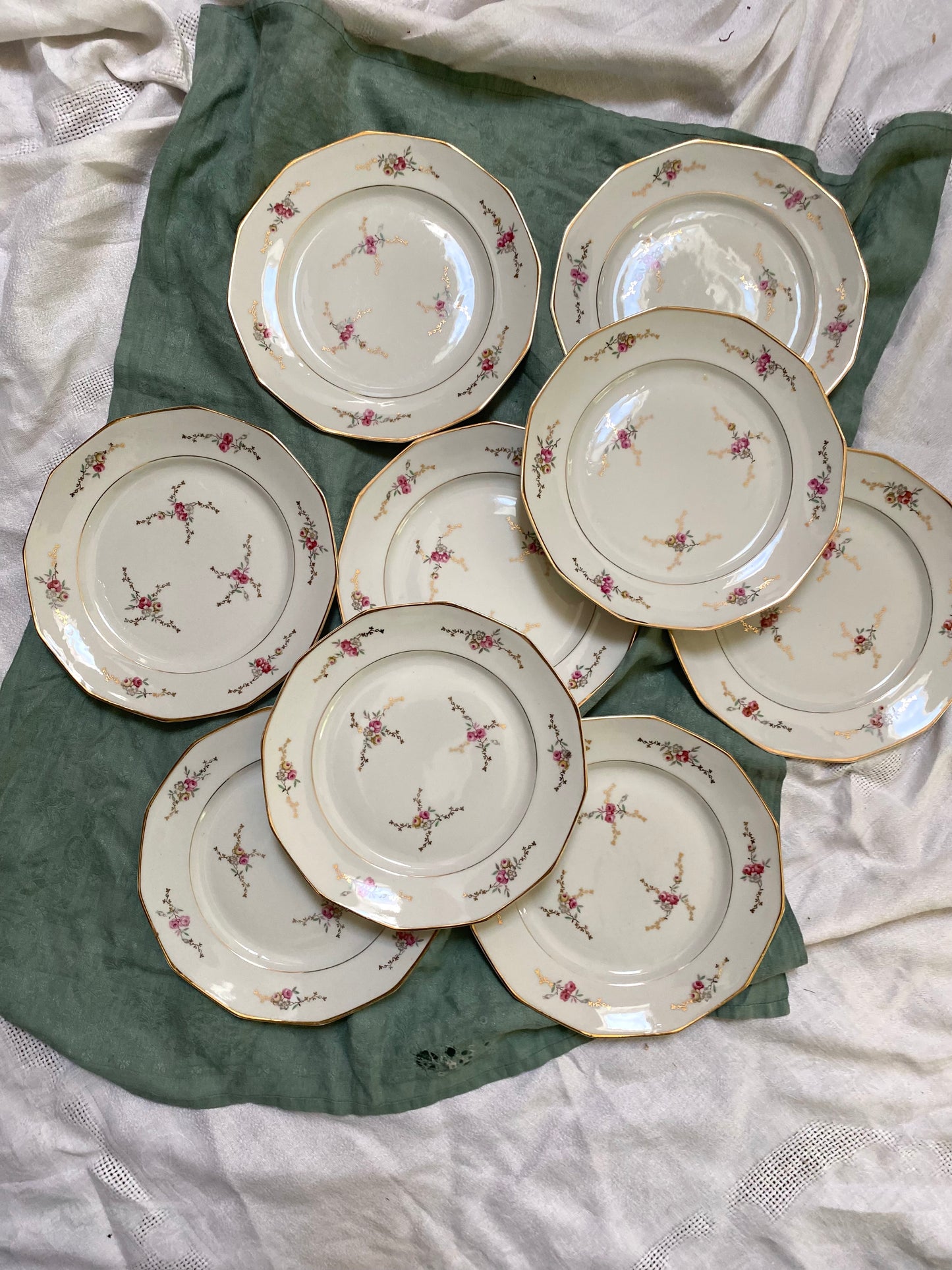 Assiettes plates - Porcelaine du Berry - CH-R France - Circa 1900