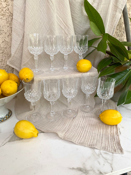 Service de verres à pied dépareillés