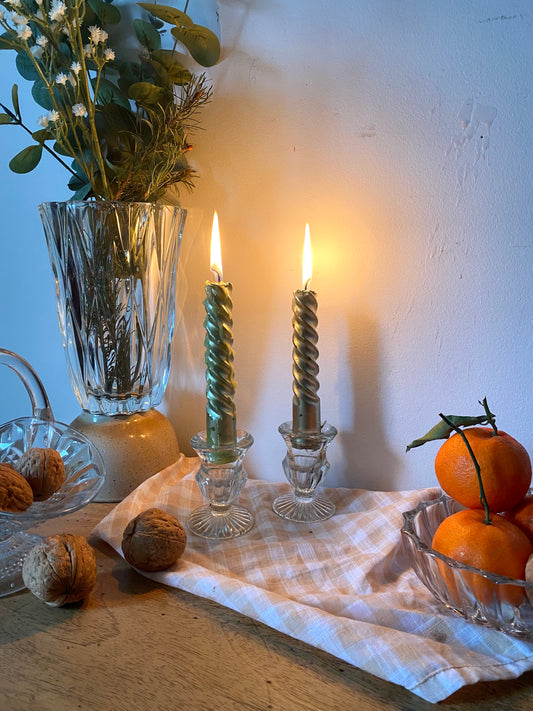 Paire de bougeoirs en verre