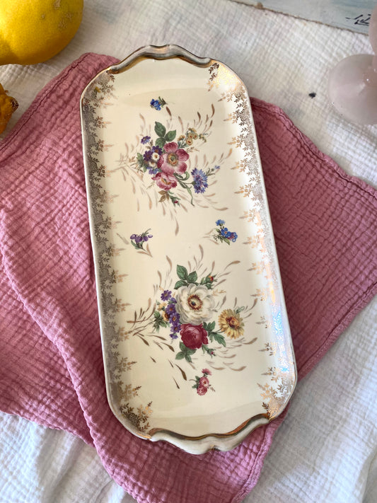 Plat long en porcelaine de Limoges, décor floral, 1930