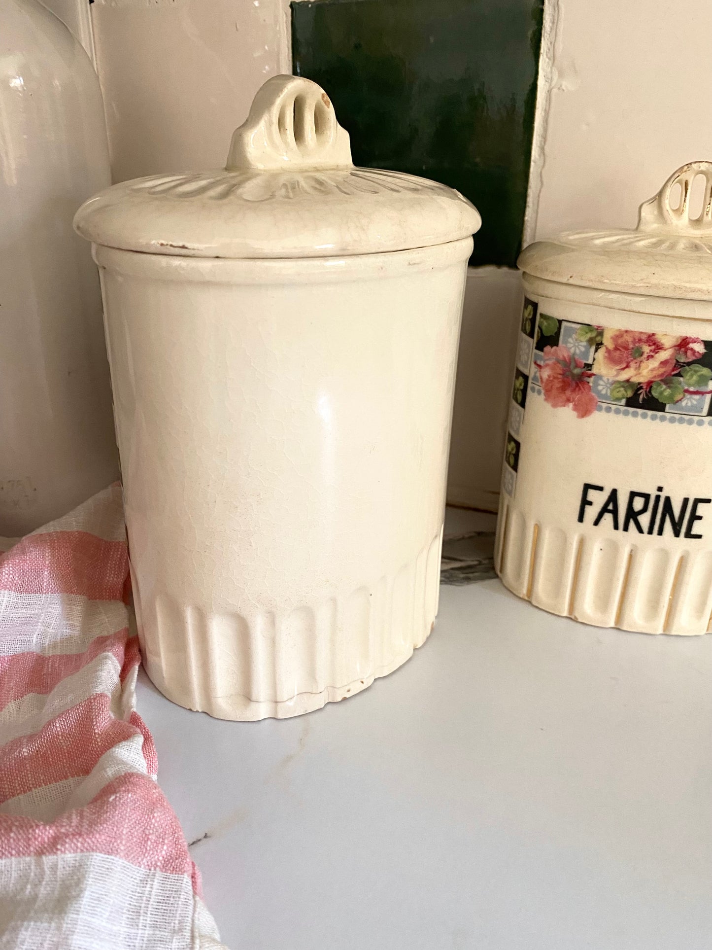 Série de pots à epices en faïence