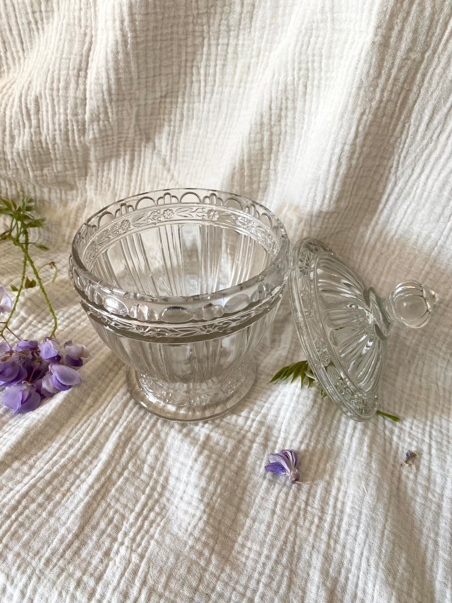 Bonbonnière Vintage en Verre Moulé