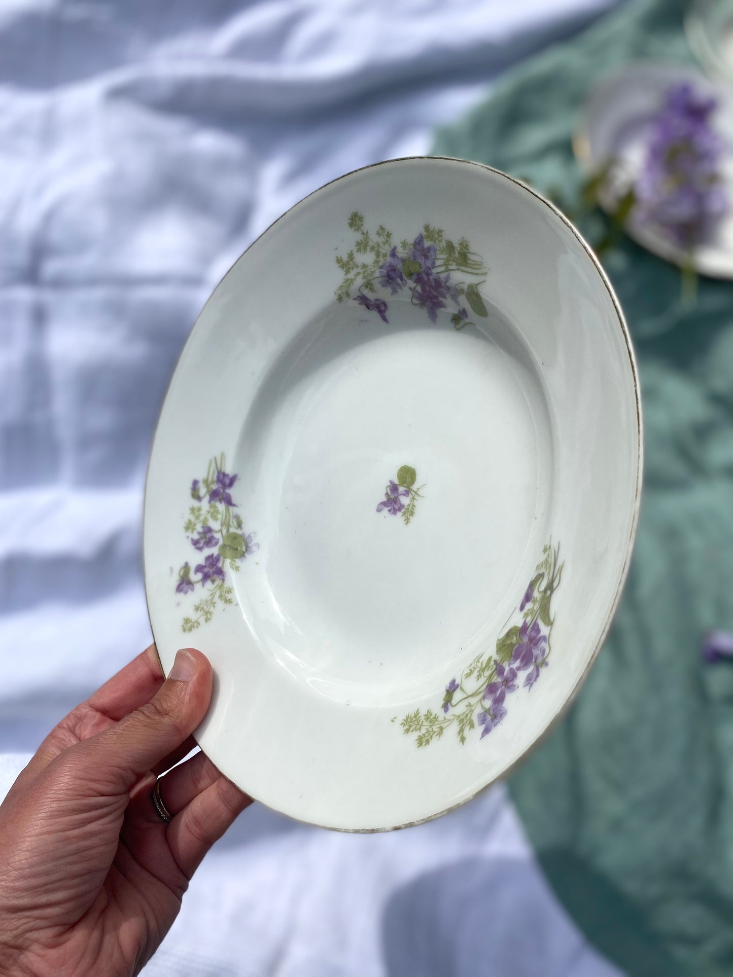 Assiettes creuses en faïence ancienne