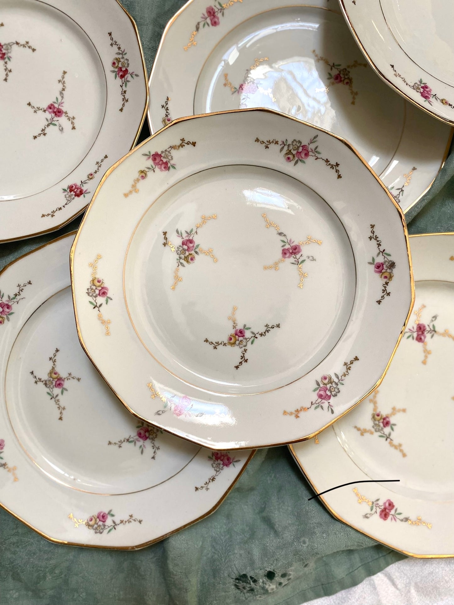 Assiettes plates - Porcelaine du Berry - CH-R France - Circa 1900