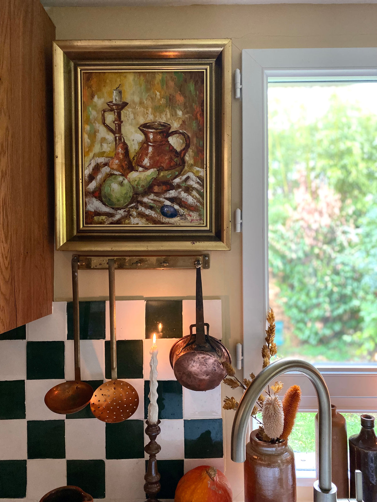 Nature morte à la cruche en cuivre et au chandelie