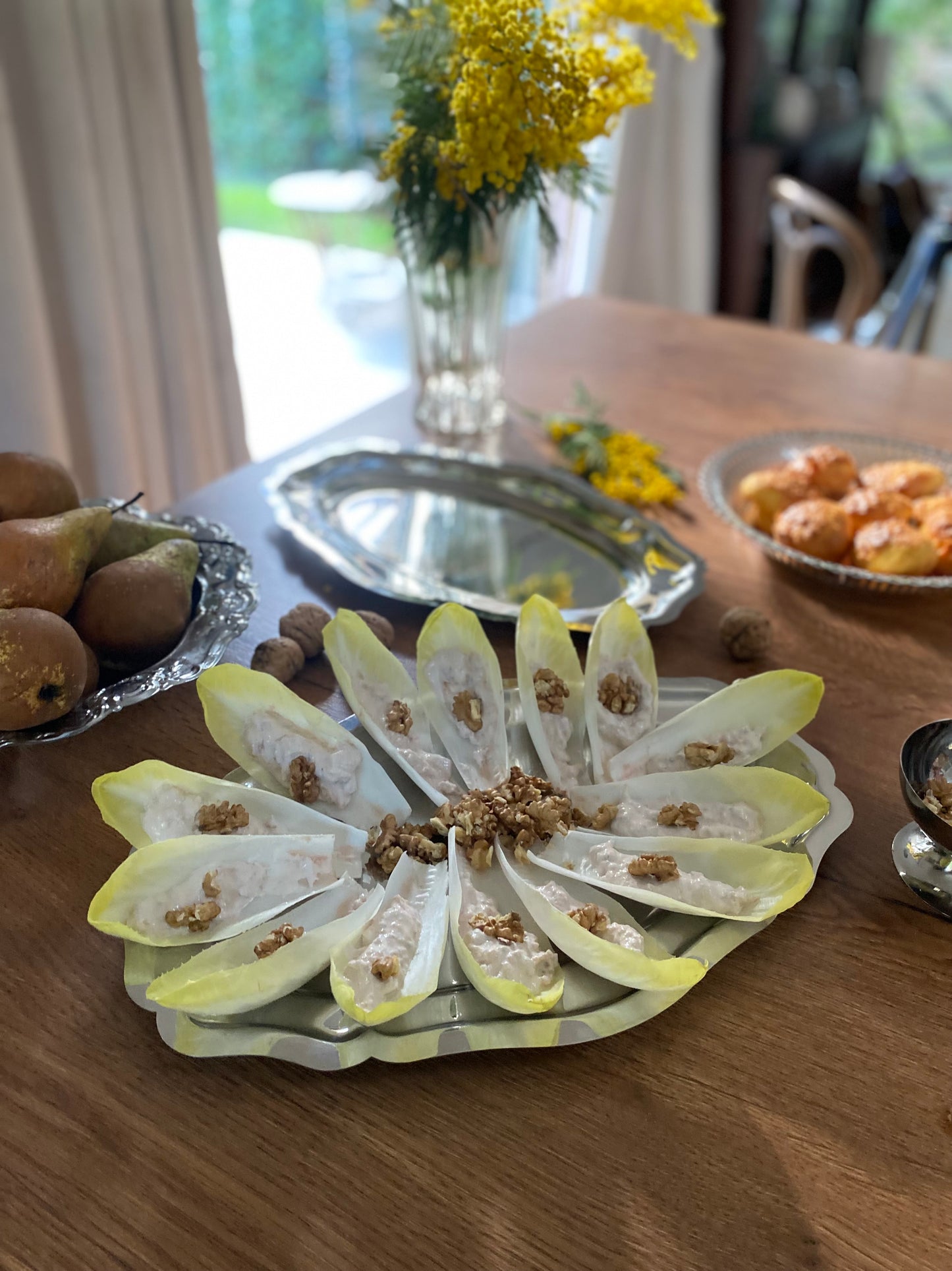 Paire de plats de service en inox 1950 style Louis XV
