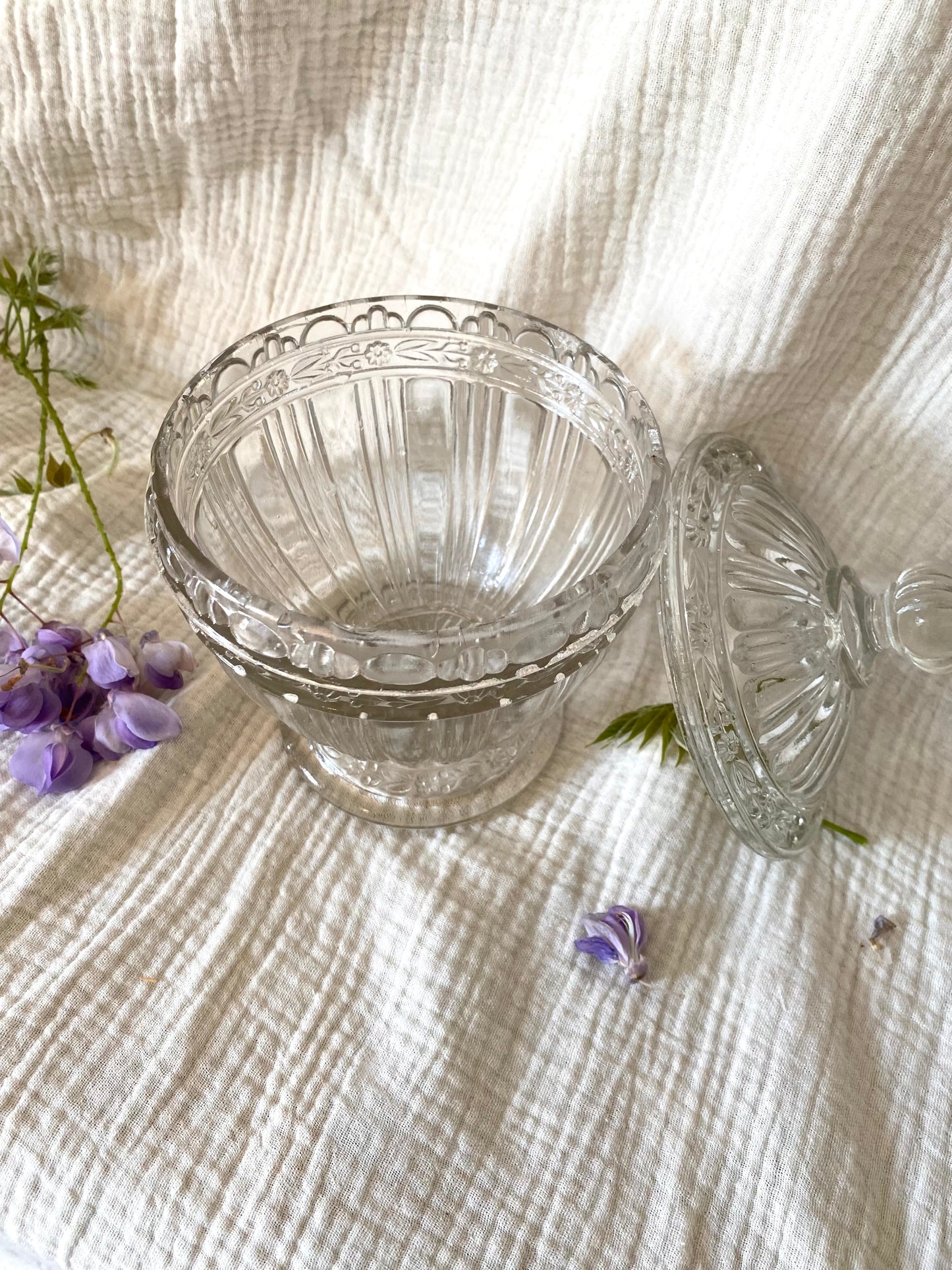 Bonbonnière Vintage en Verre Moulé