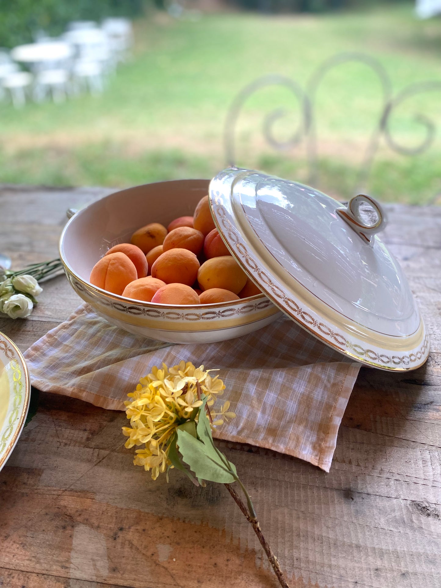 Soupiere en faïence ancienne