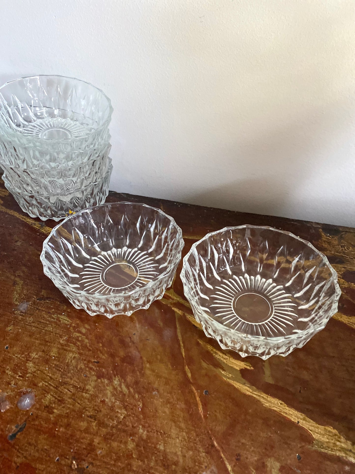 Ramequins en verre ancien