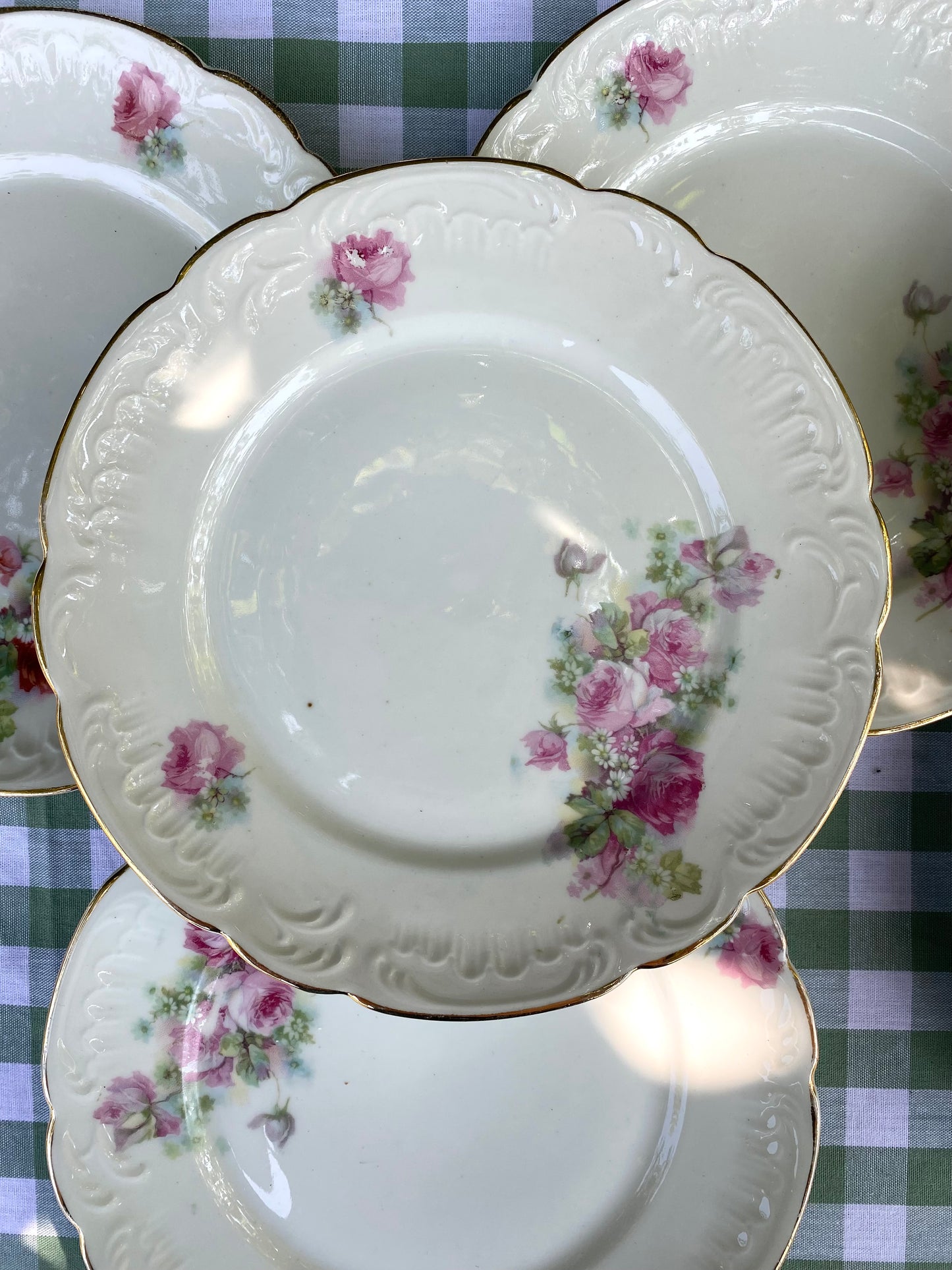 Assiettes à dessert en porcelaine, décor de roses