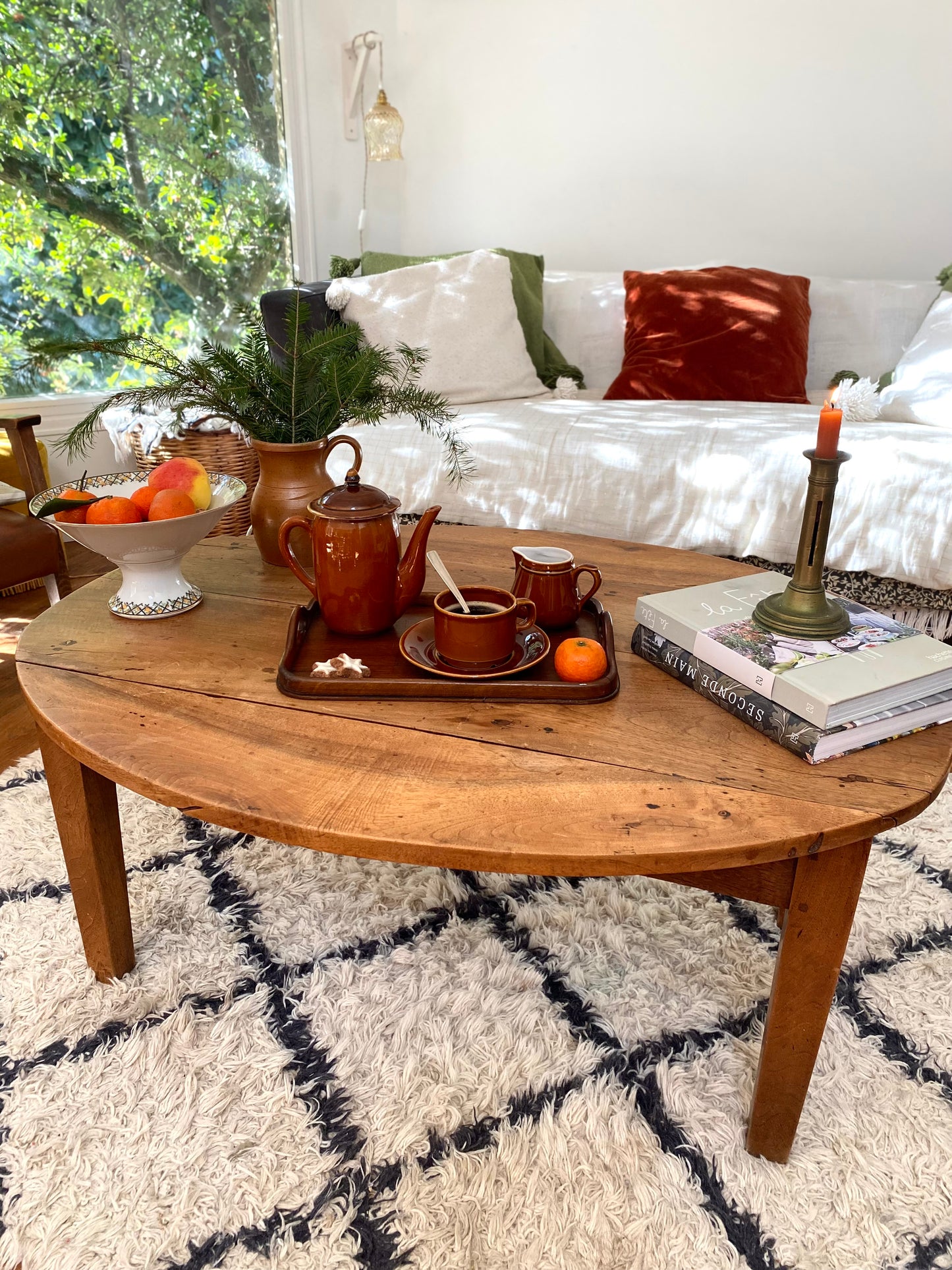 Table basse ancienne en noyer de 1900