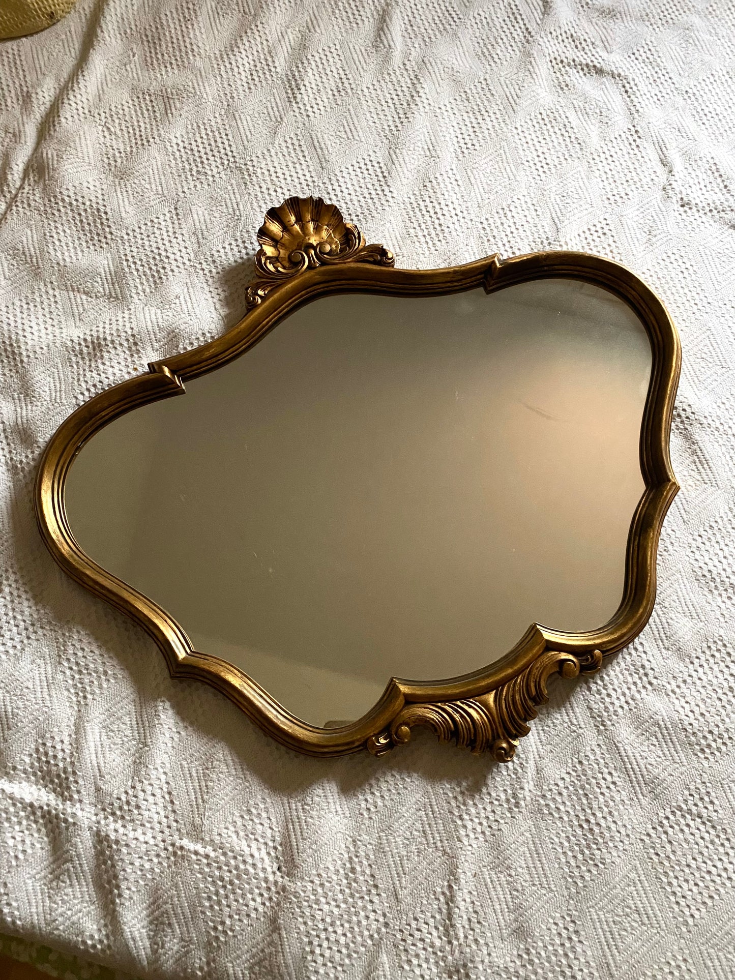 Miroir baroque ancien à coquille