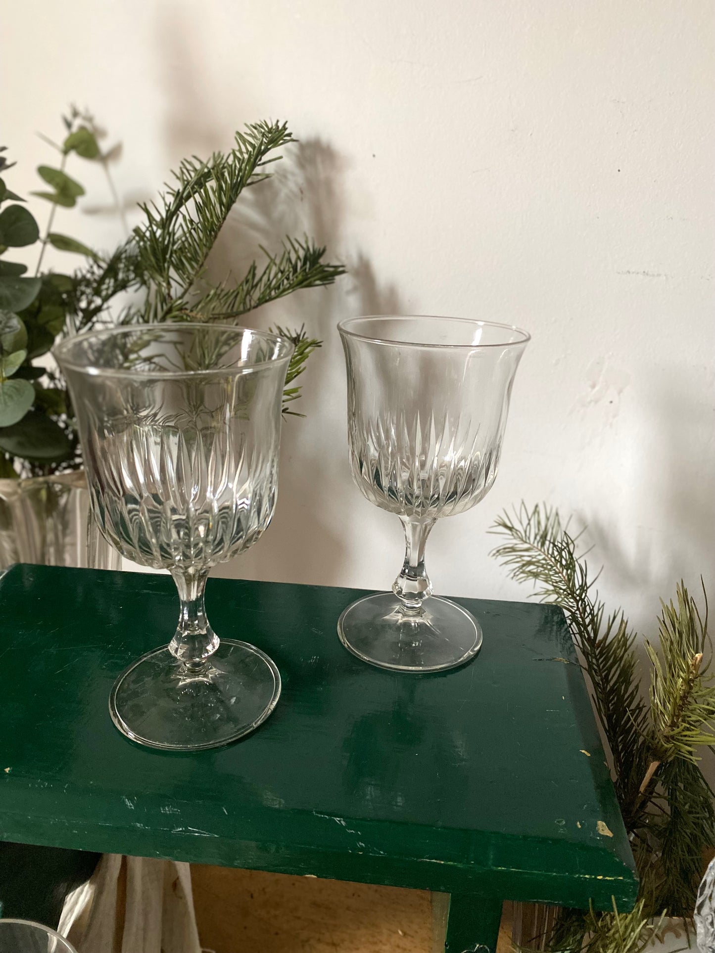 Verres à pied dépareillés