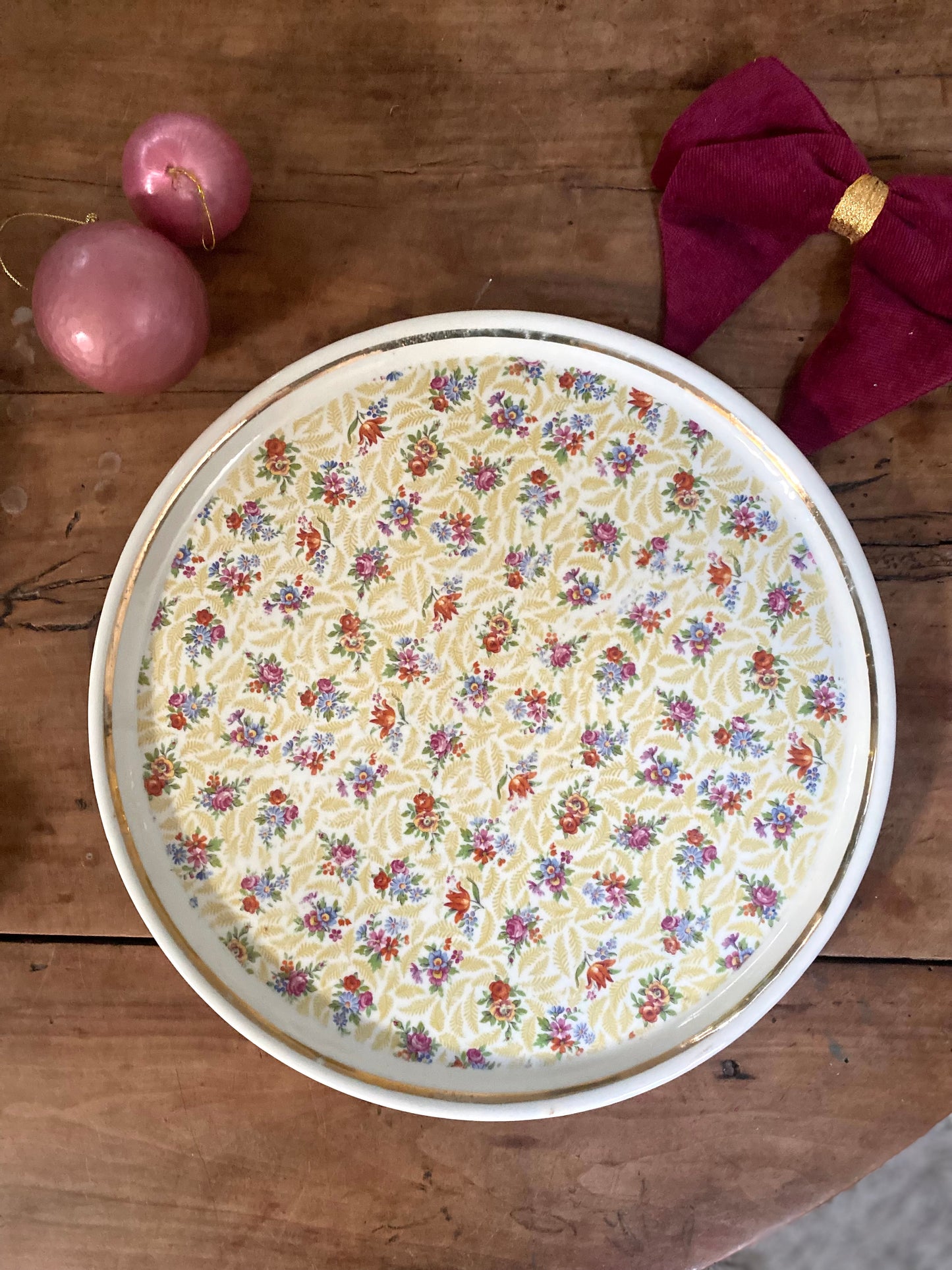 Plat de service en faïence ancienne